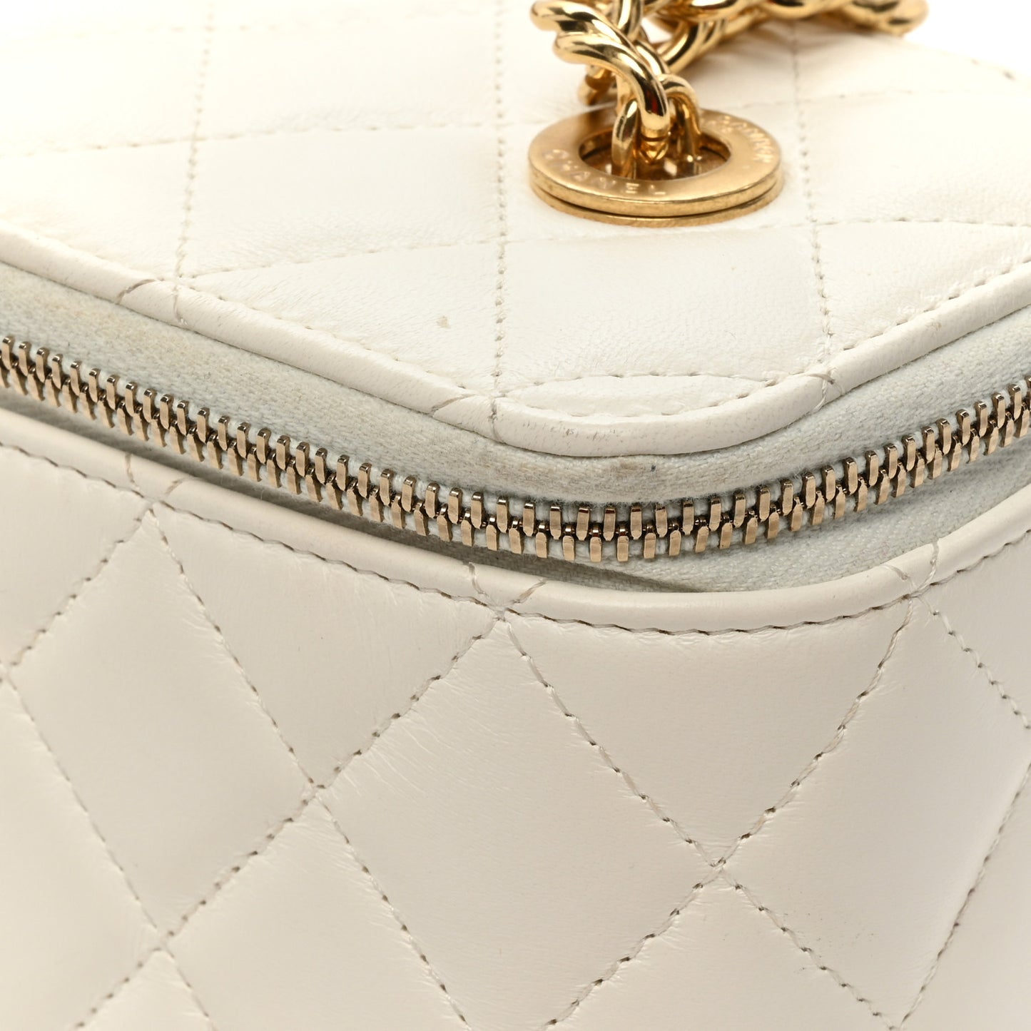 Lambskin Resin Quilted Vanity Case With Chain White