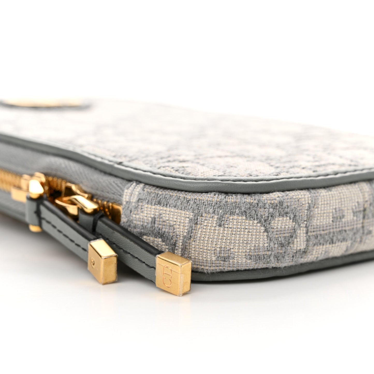 Oblique 30 Montaigne Phone Holder Grey