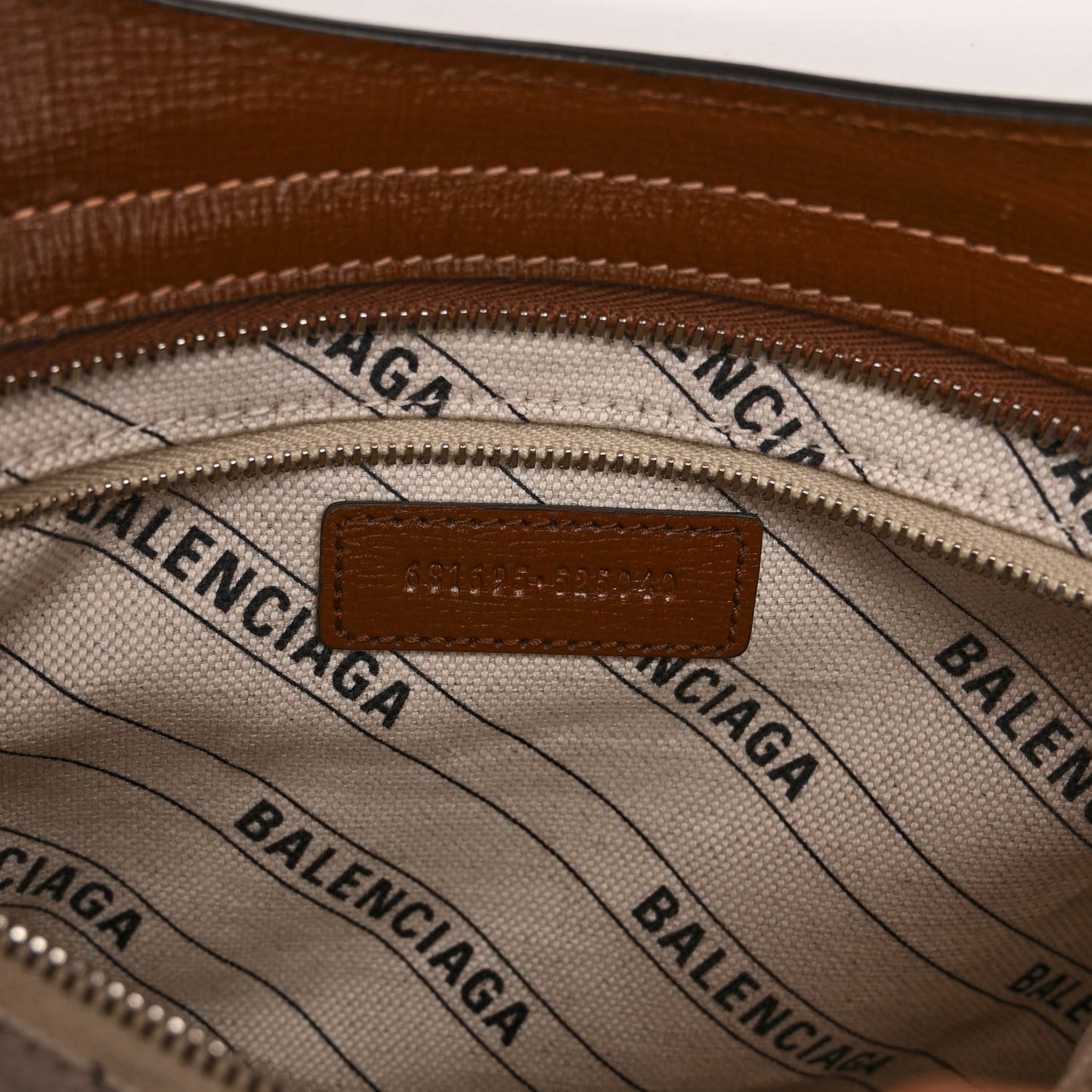 X GUCCI GG Monogram Azalea Calfskin Neo Classic Silver Hardware Medium City Beige Ebony Brown Sugar