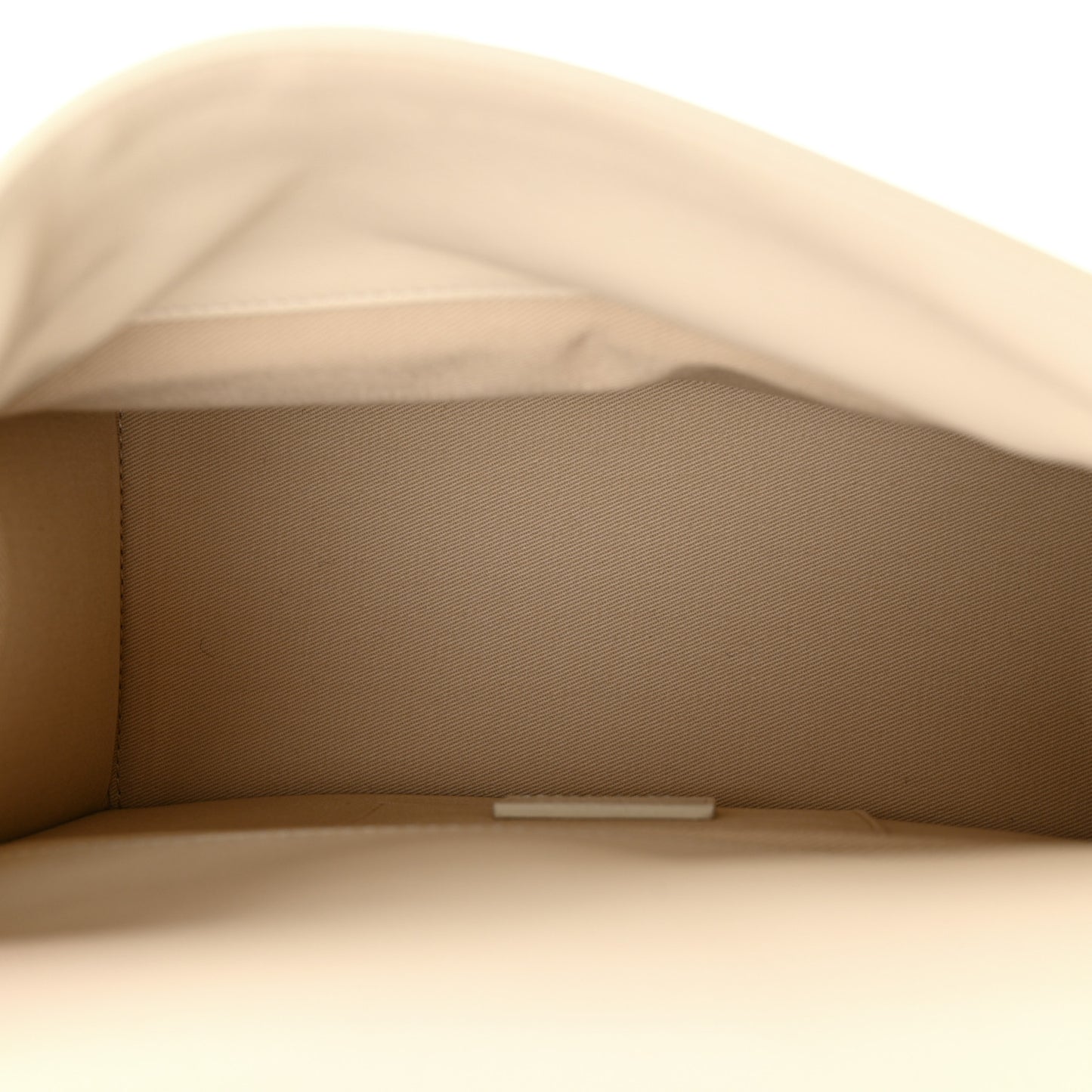 Smooth Calfskin La Pochette Rond Carre Light Ivory