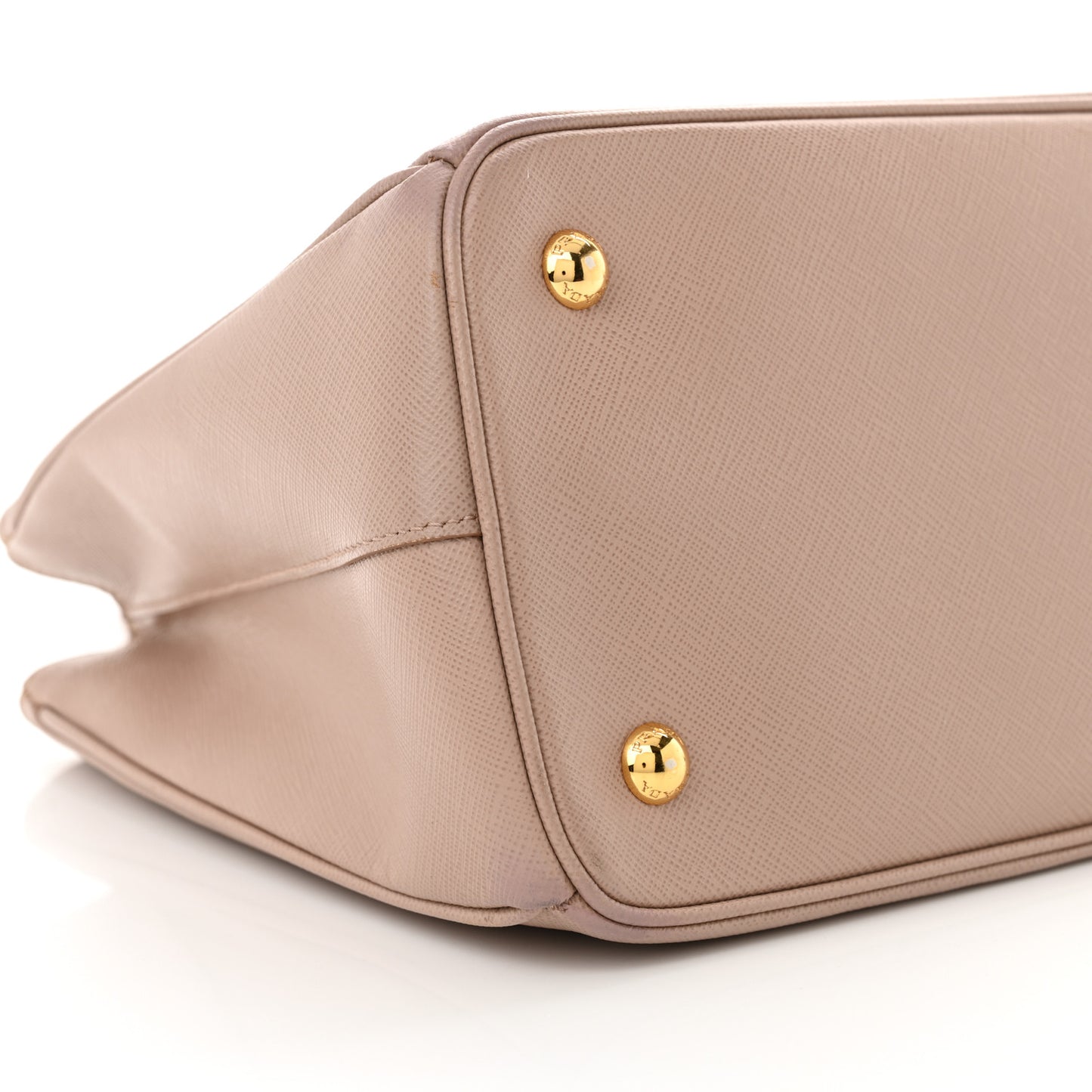 Saffiano Medium Galleria Double Zip Tote Cammeo