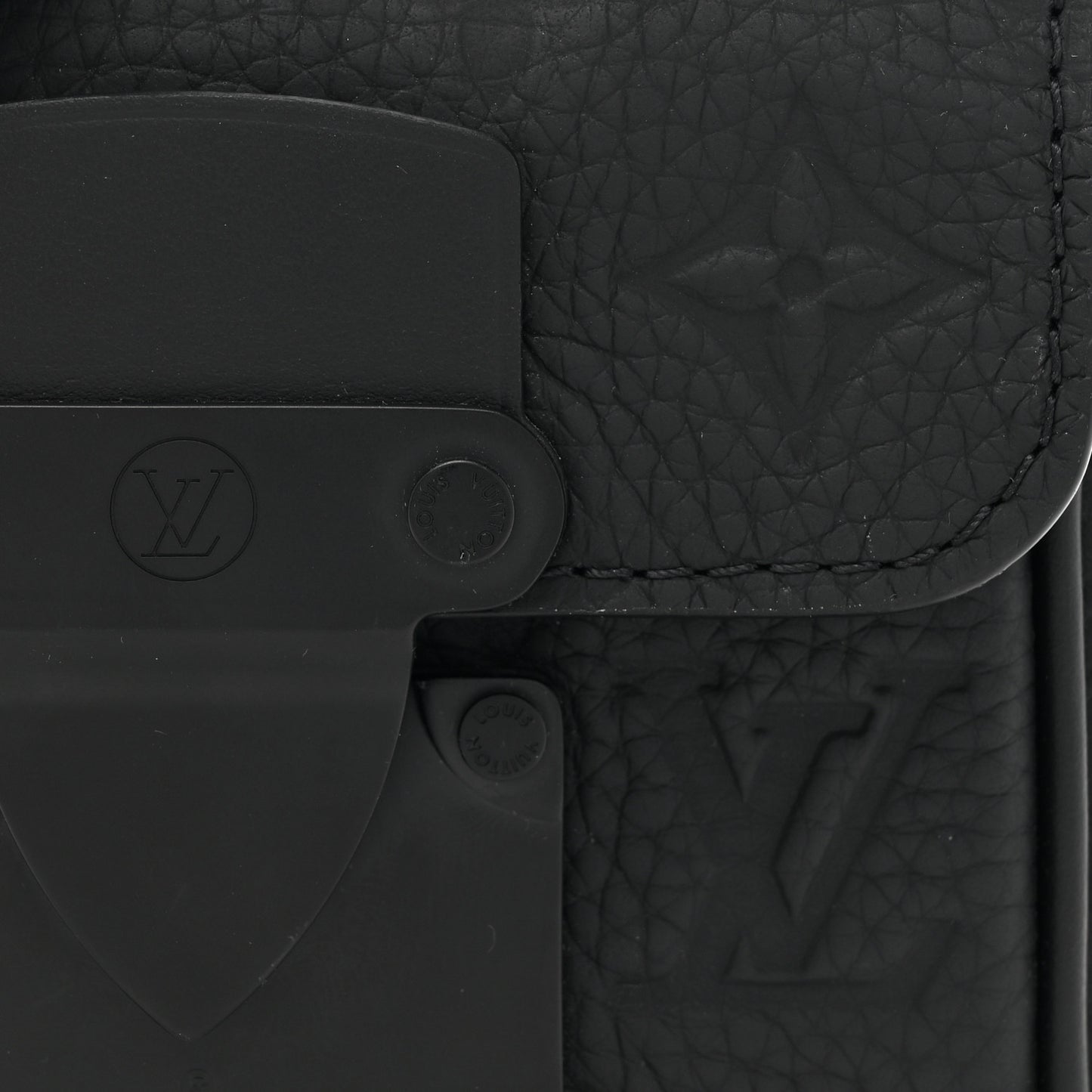 Taurillon Monogram Pico S Lock Ultra Black