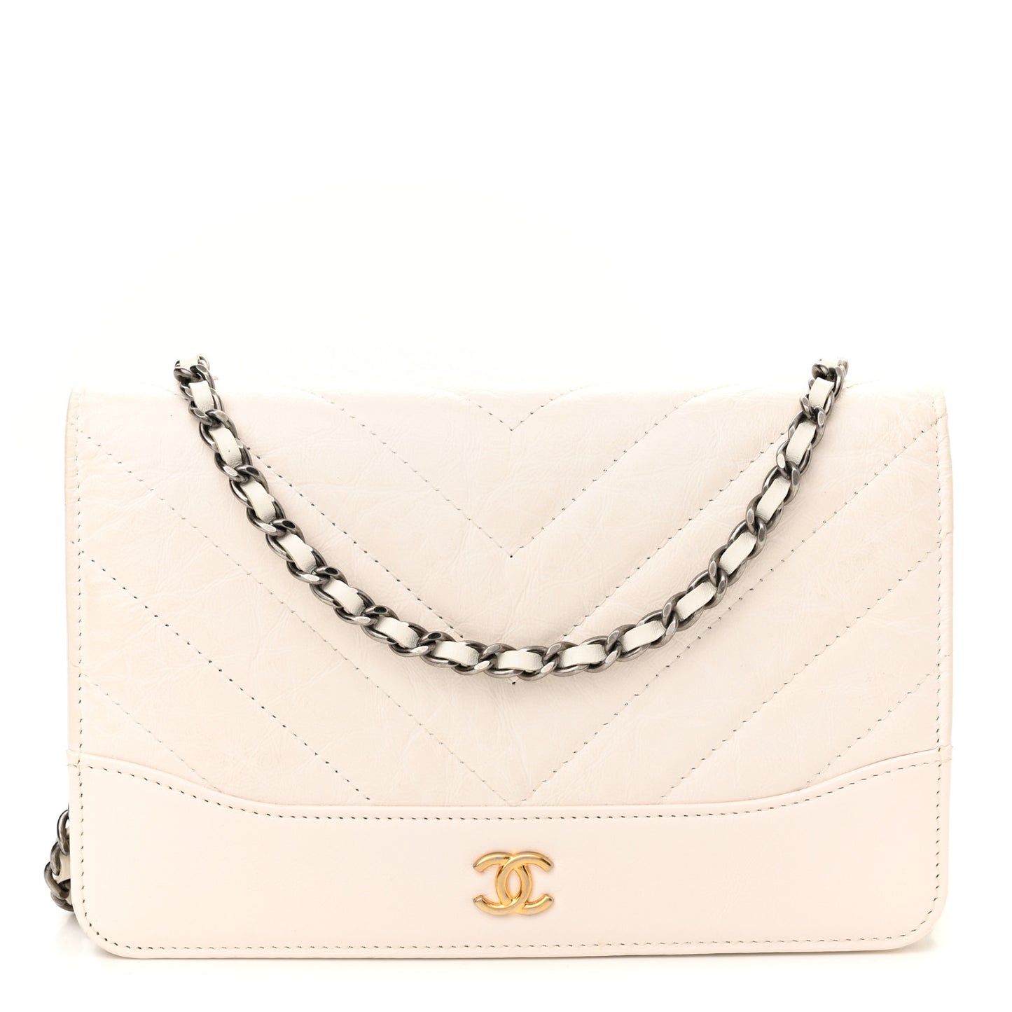 Aged Calfskin Chevron Quilted Gabrielle Wallet On Chain WOC White