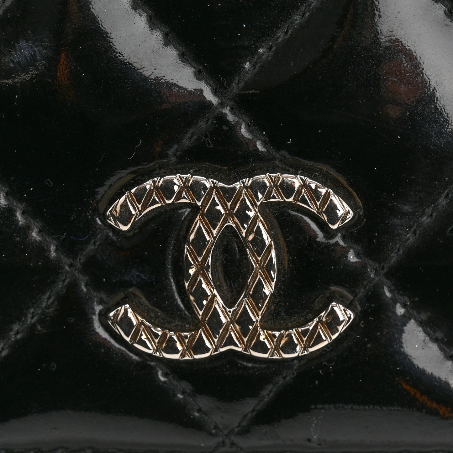 Patent Quilted Brilliant Yen Wallet Black