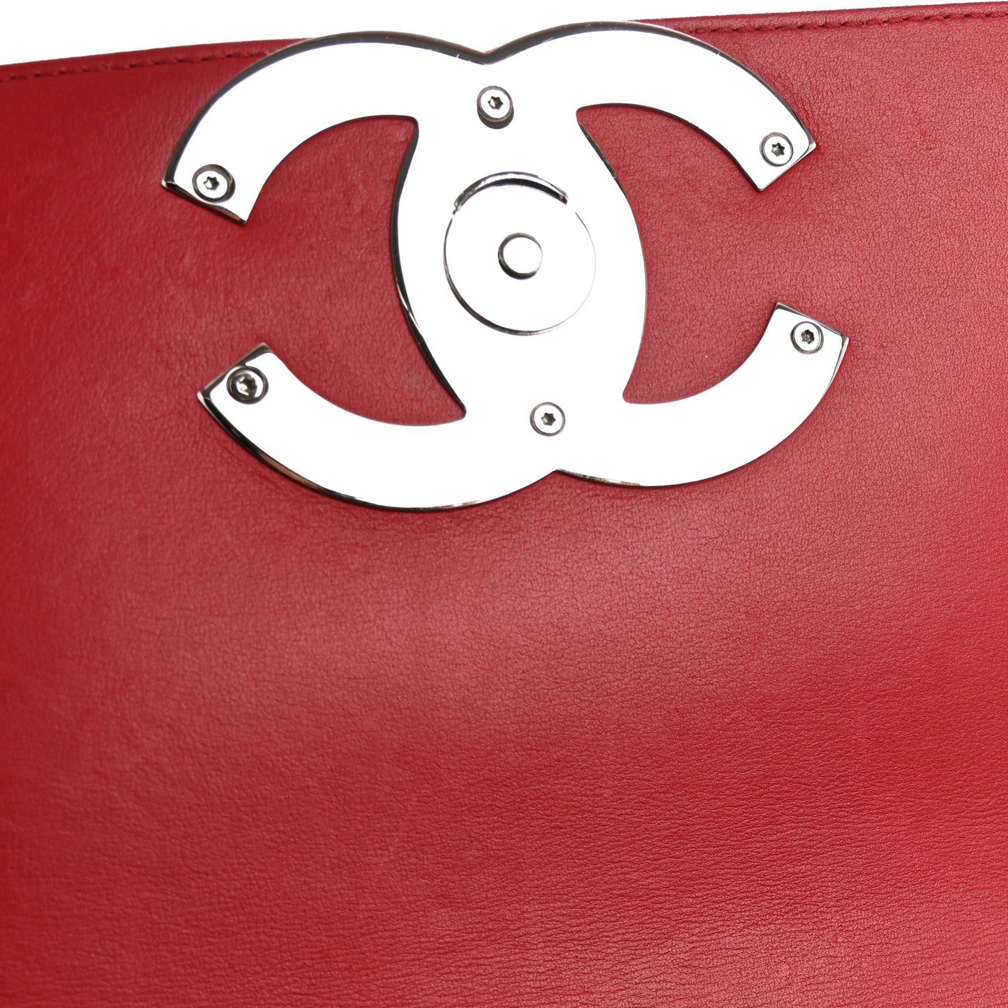 Calfskin Quilted Medium CC Filigree Flap Red