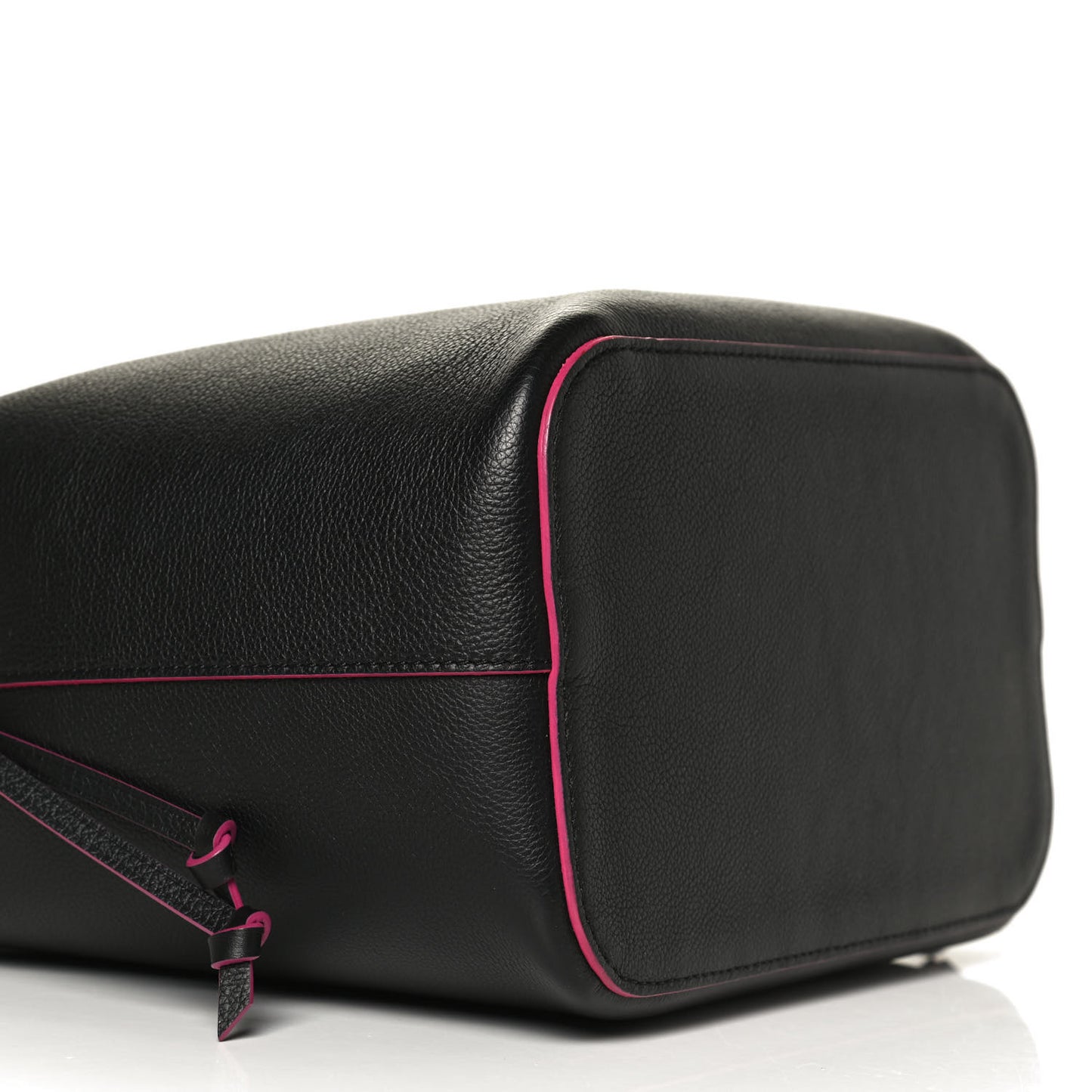 Calfskin Lockme Bucket Black