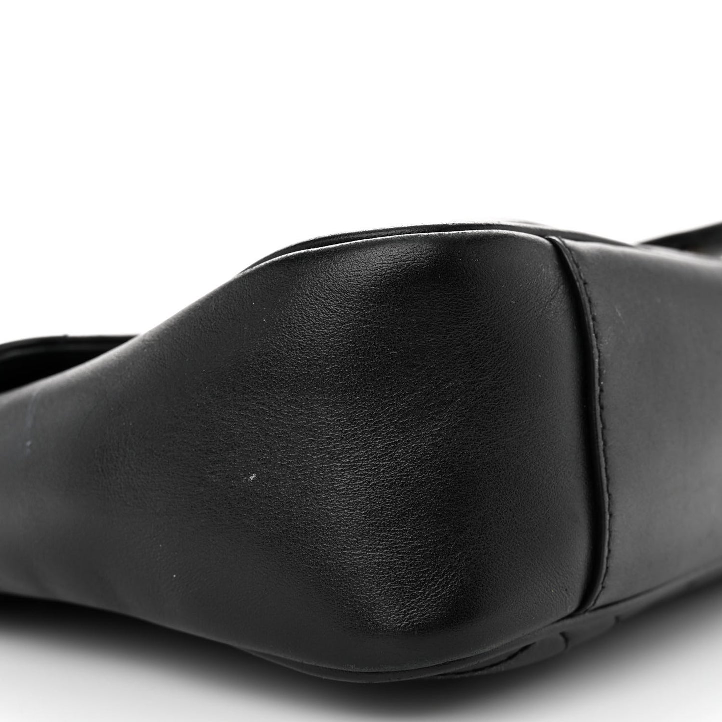 Calfskin Matelasse Medium GG Marmont Shoulder Bag Black