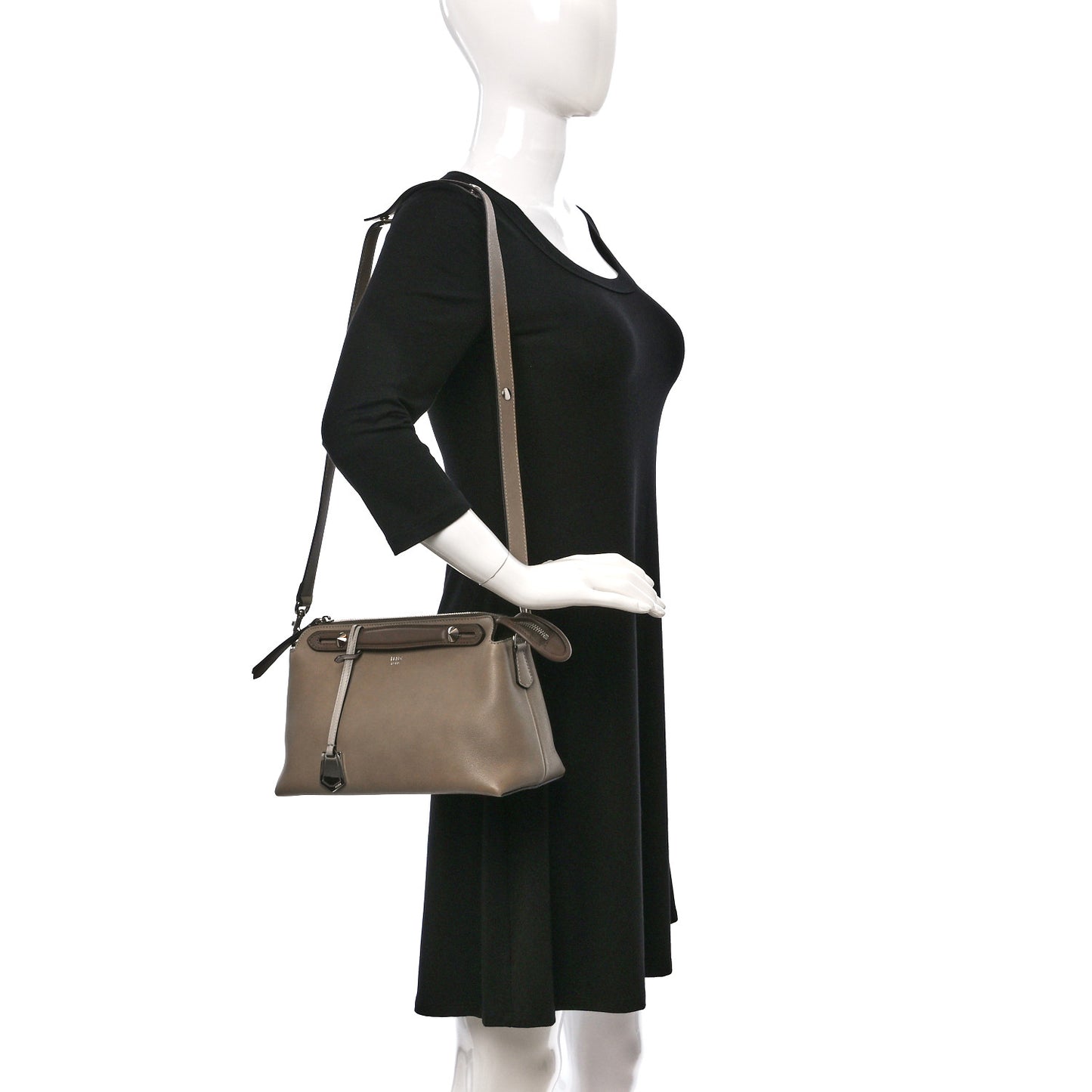 Vitello Dolce Medium By The Way Boston Bag Tortora Seppia