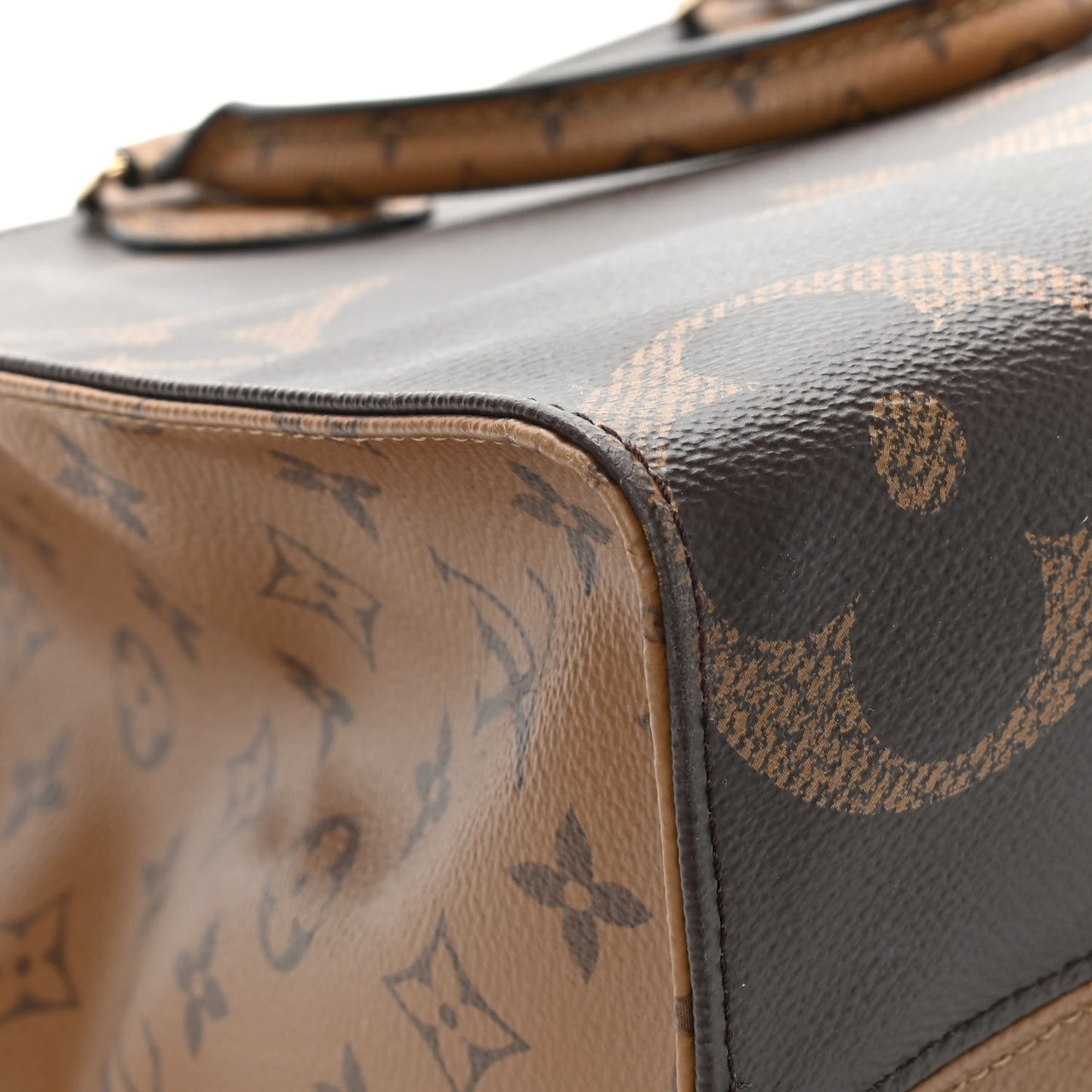 Reverse Monogram Giant Onthego MM