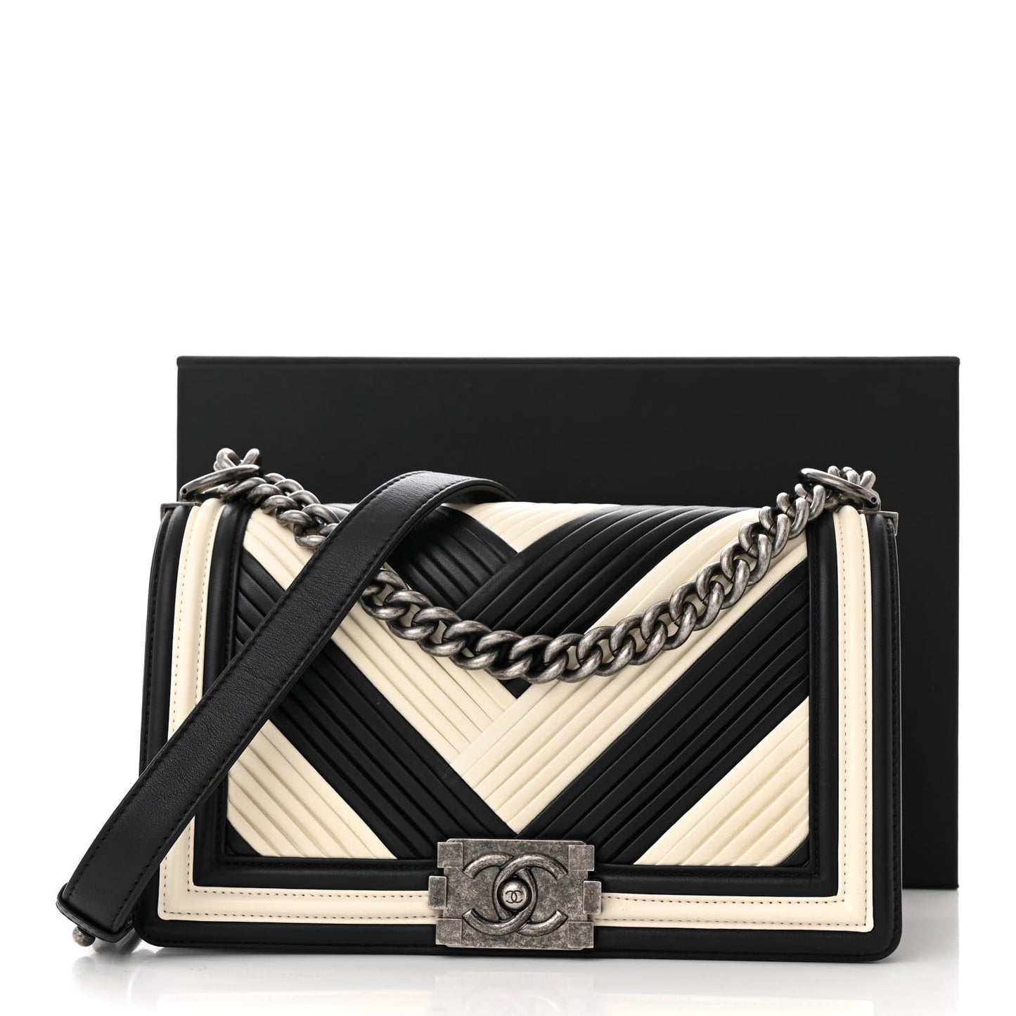 Calfskin Pleated Medium Boy In Rome Flap Black White