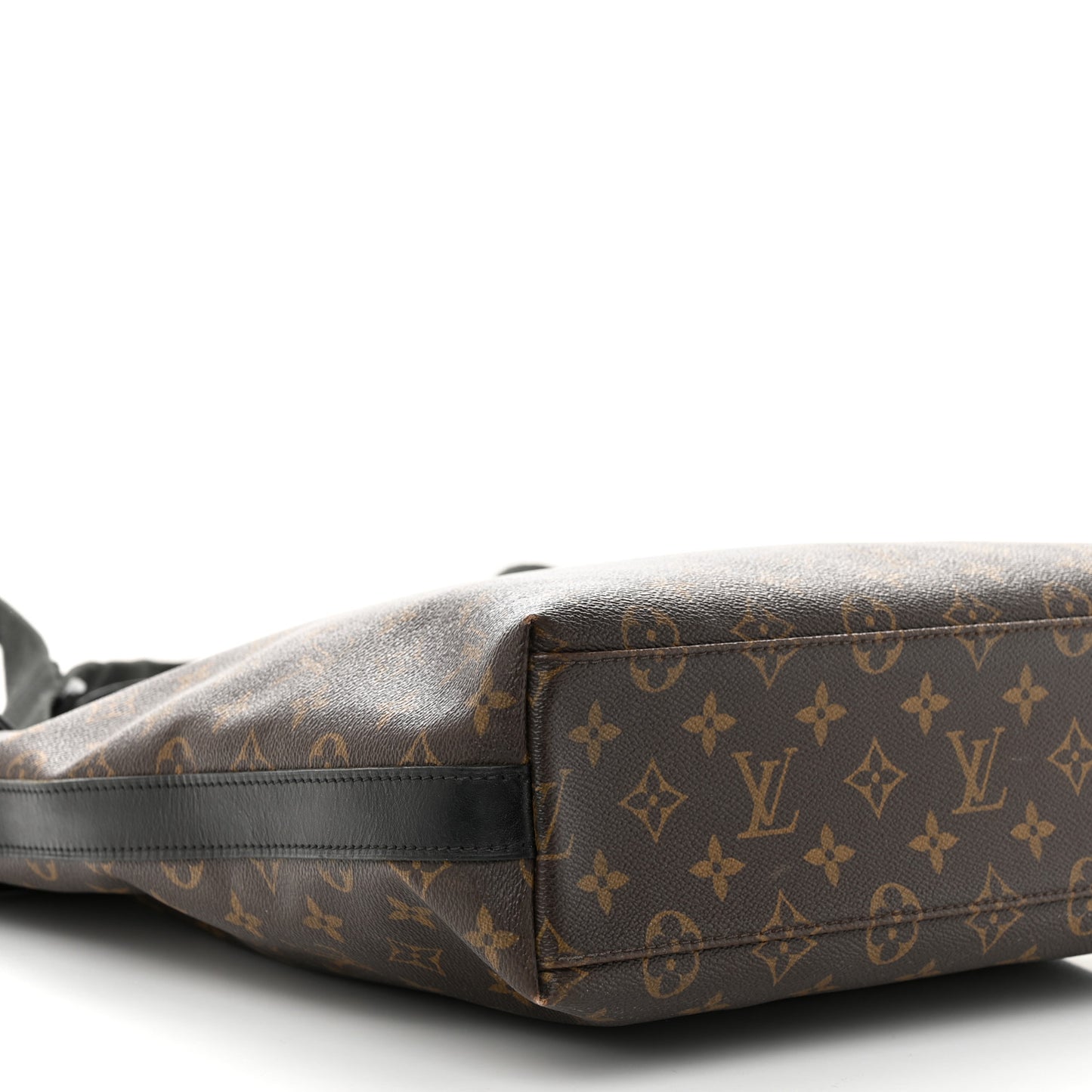 Monogram Macassar Kitan