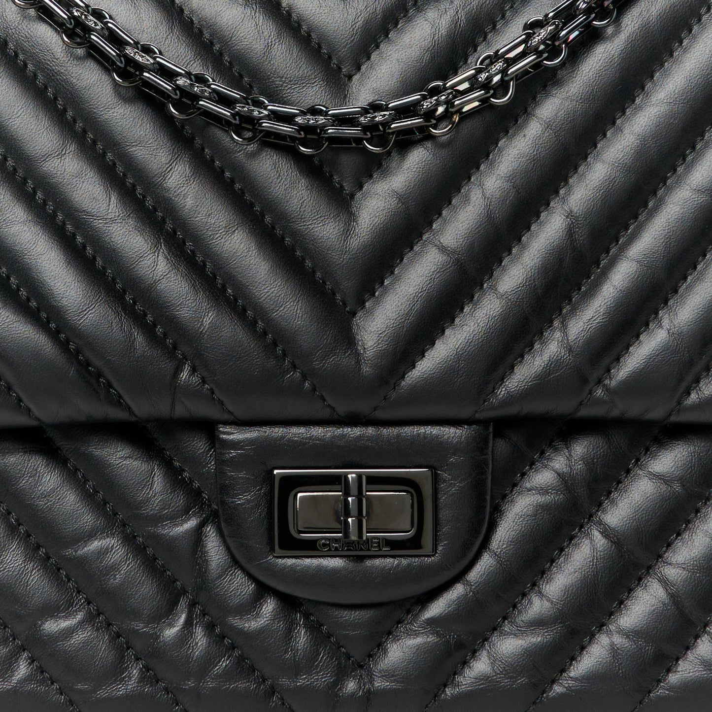 Aged Calfskin Chevron Quilted 2.55 Reissue 226 Flap So Black