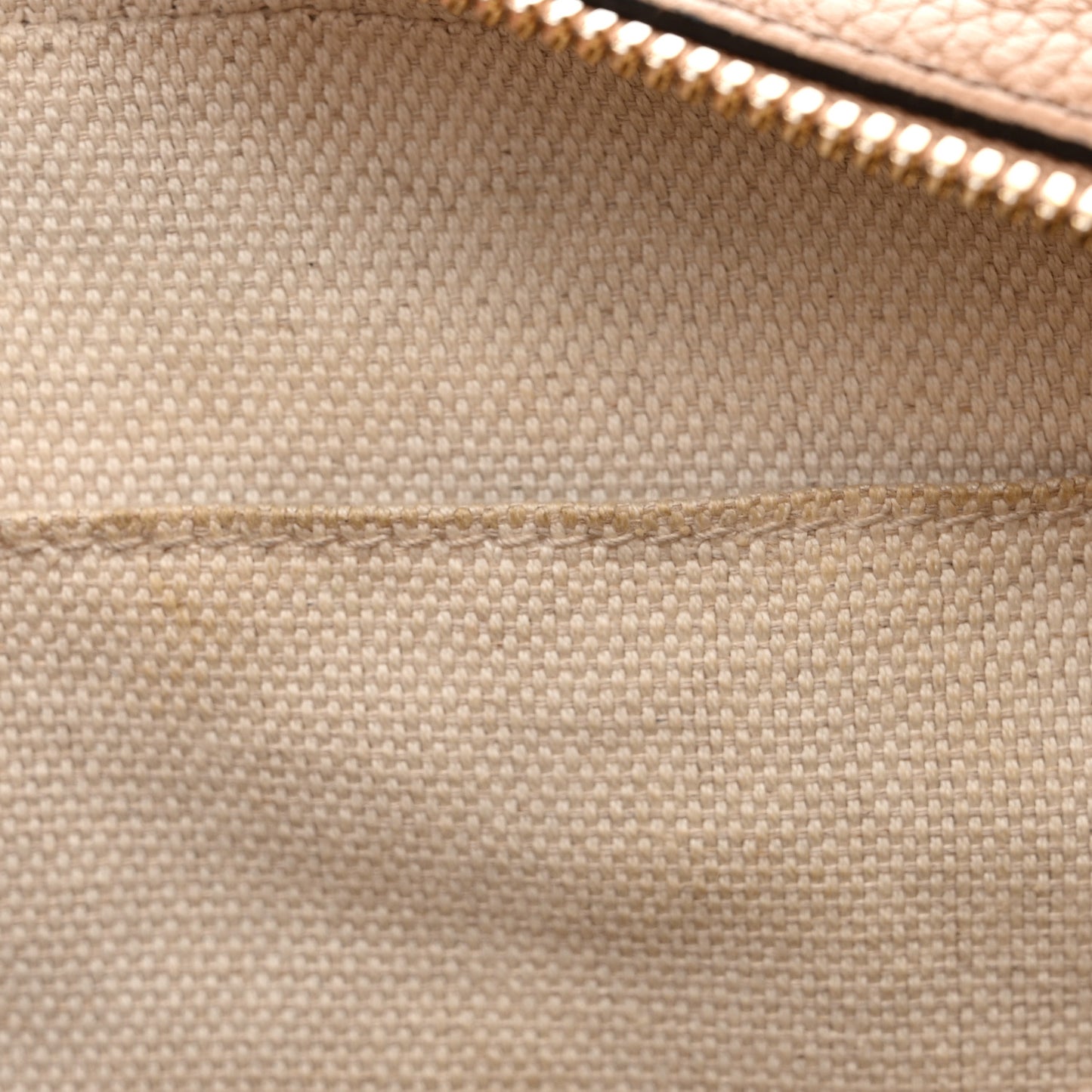 Pebbled Calfskin Small Soho Disco Bag Camelia
