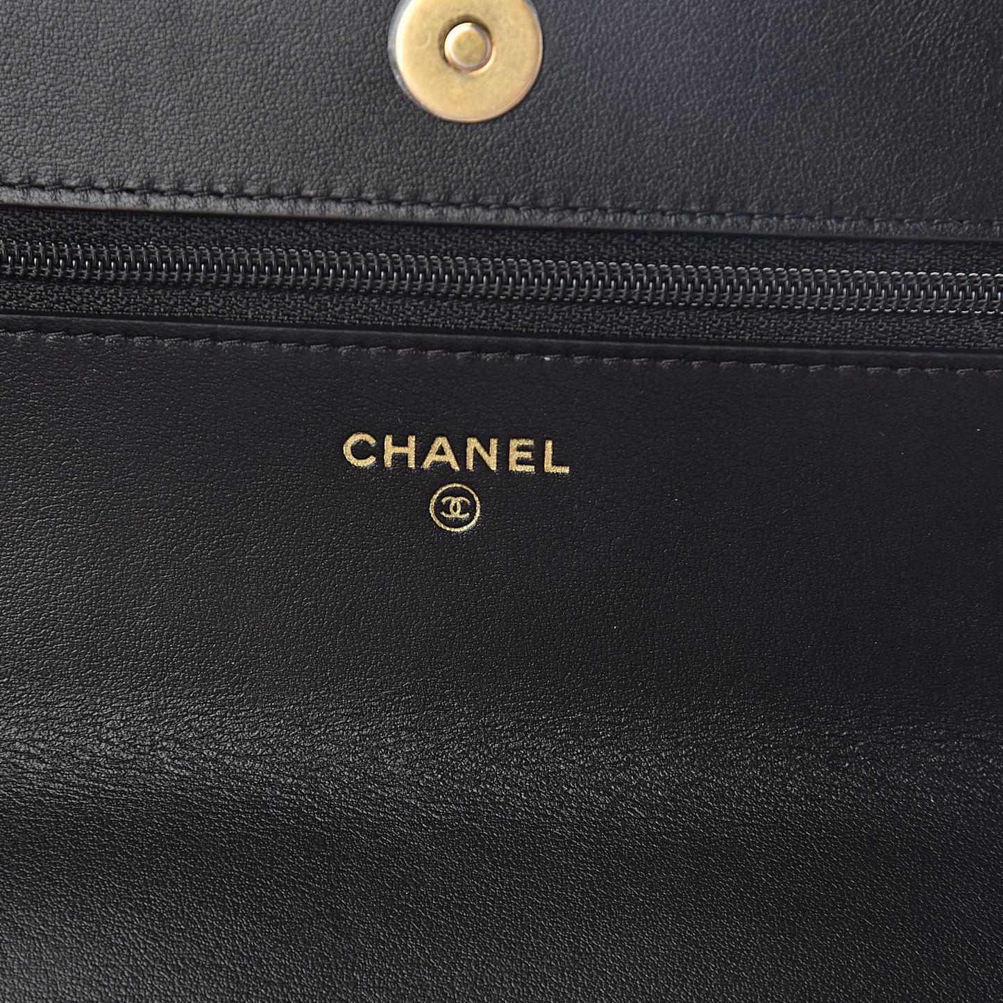Lambskin Quilted 19 Wallet On Chain WOC Black
