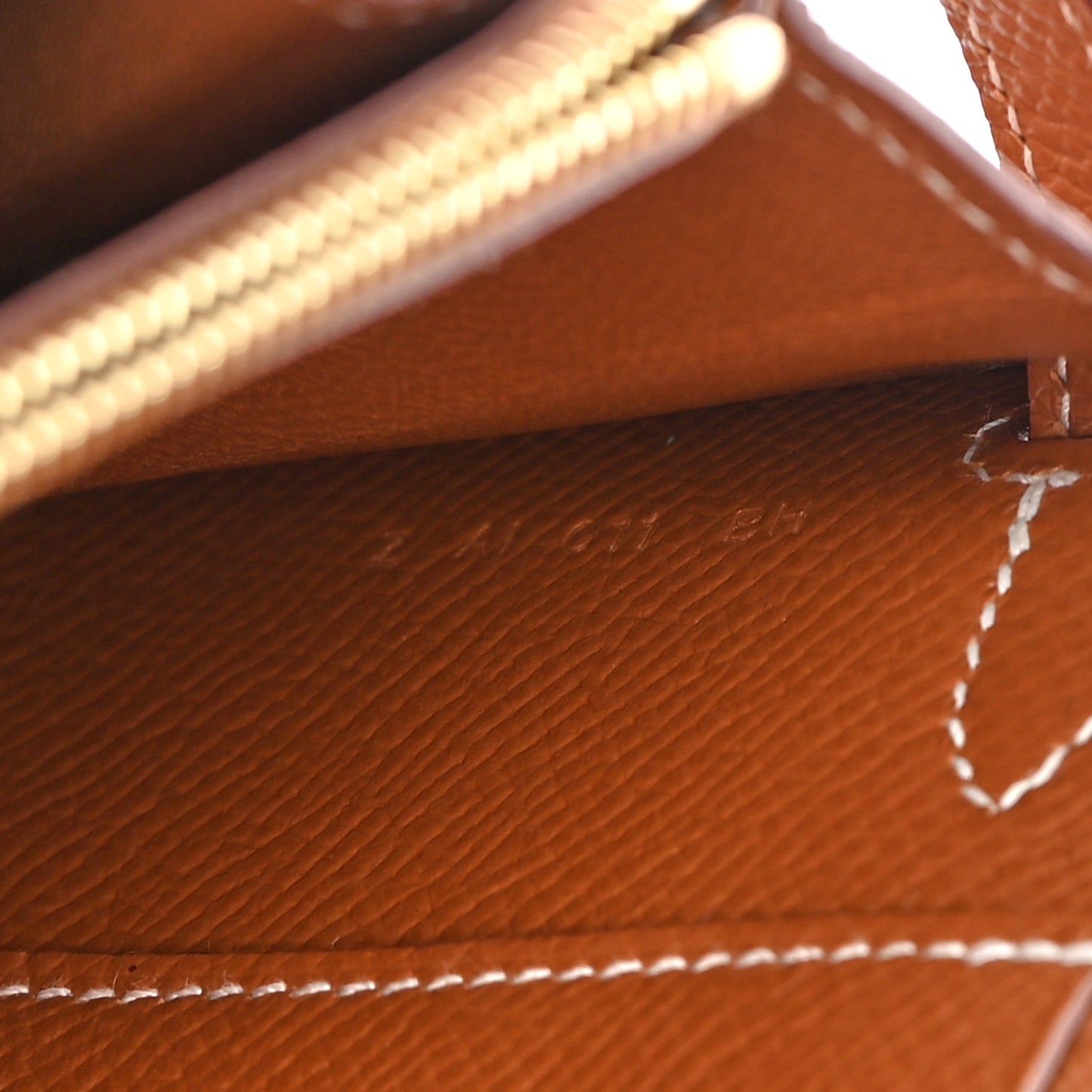 Epsom Kelly Wallet To Go Gold