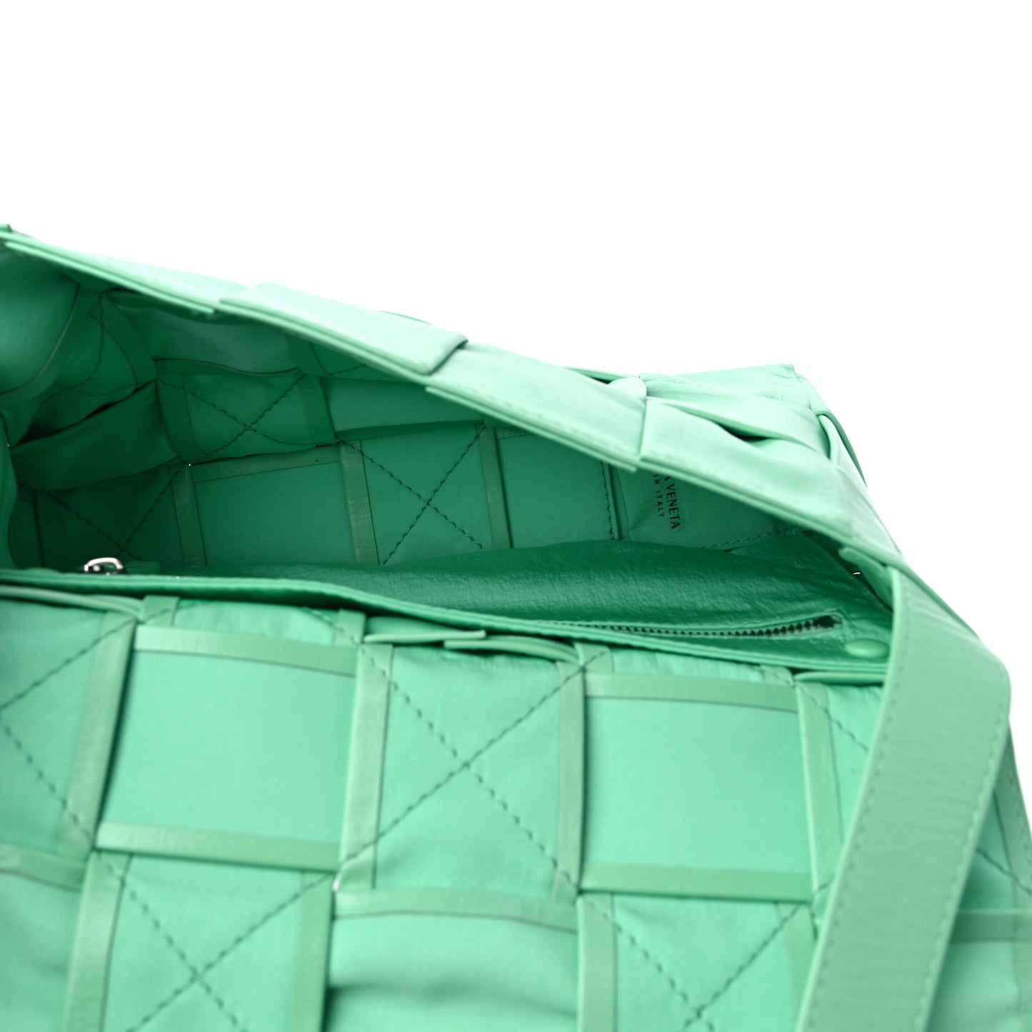 Calfskin Maxi Intreccio Cassette Crossbody Bag Fountain