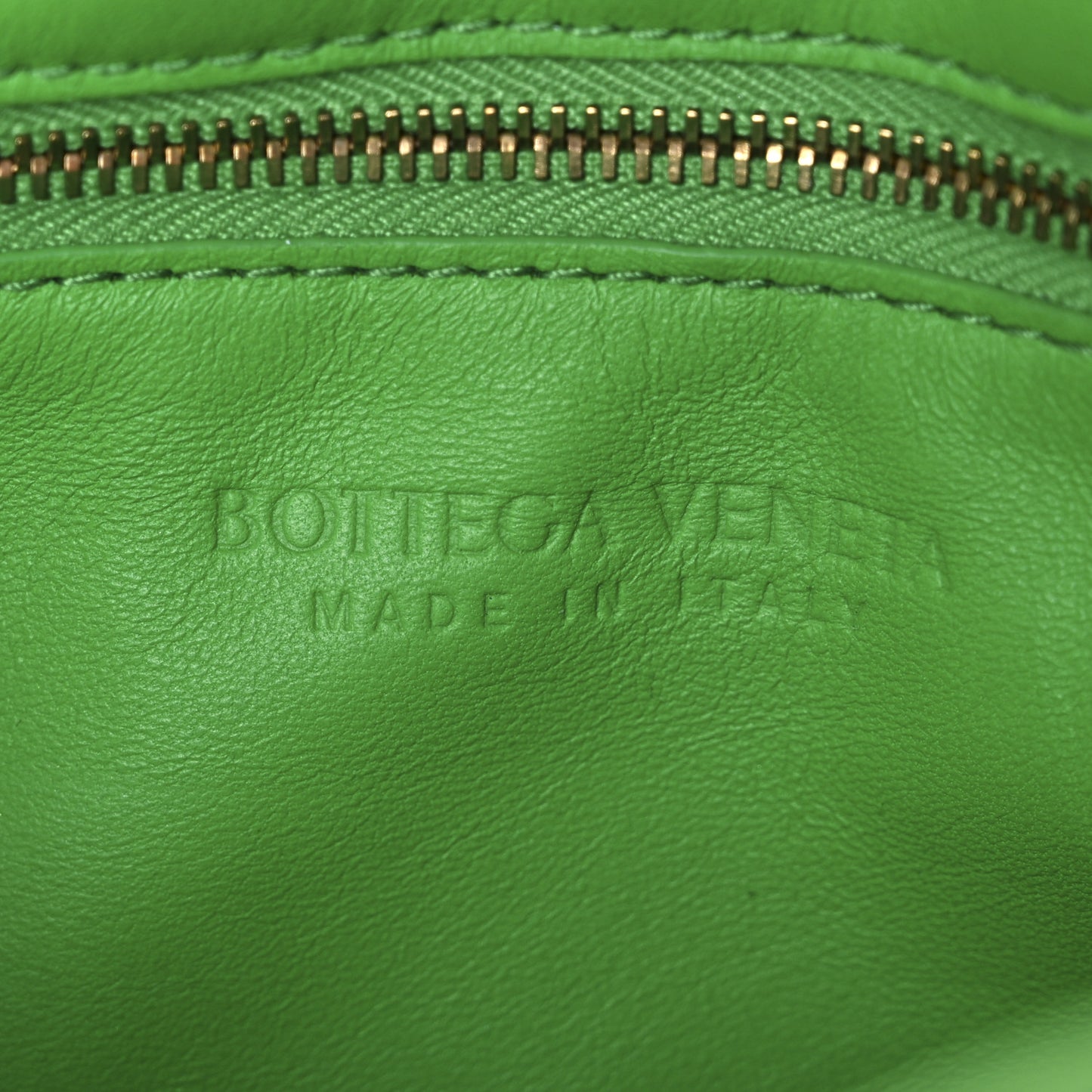 Grained Calfskin Maxi Intrecciato Cassette Crossbody Bag Parakeet