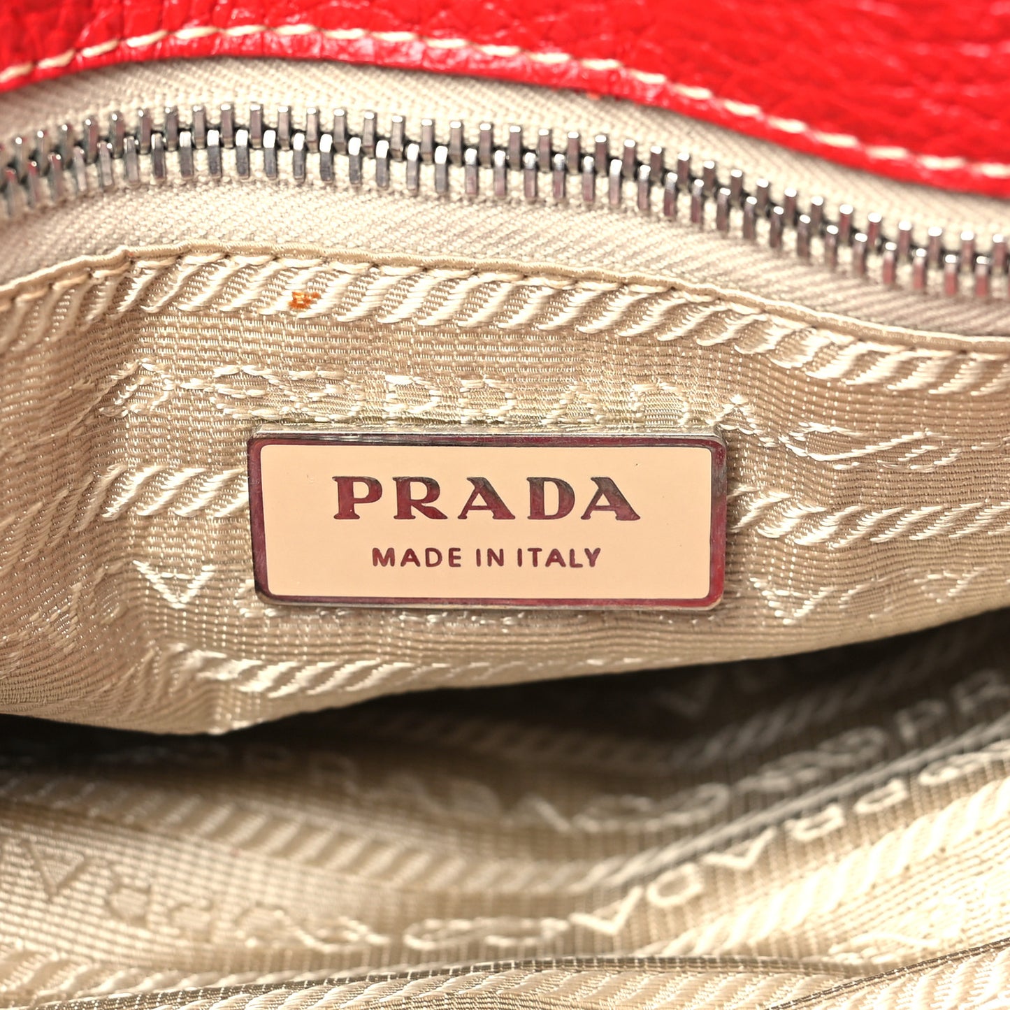 Vitello Daino Shoulder Bag Rosso
