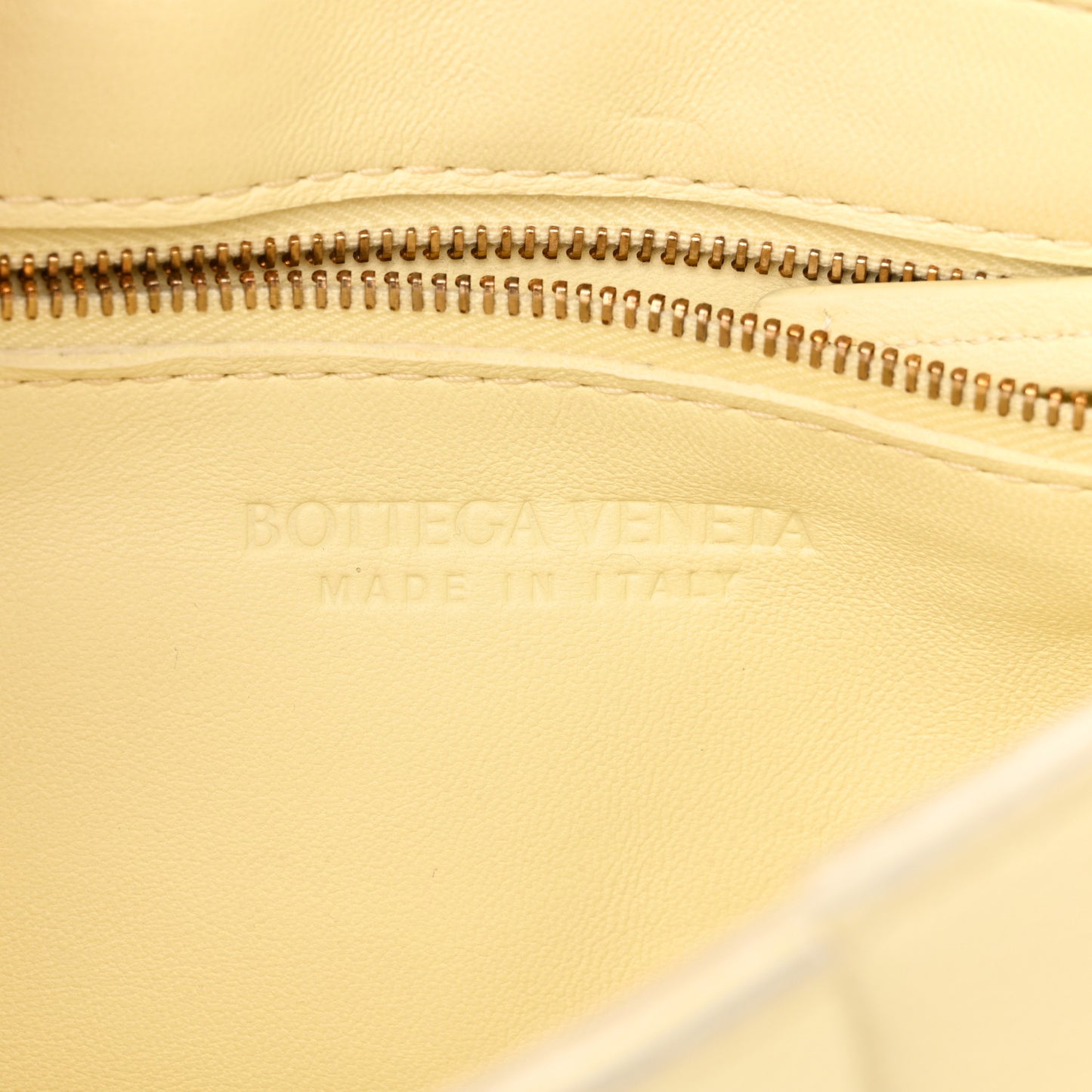 Grained Calfskin Maxi Intrecciato Cassette Crossbody Bag Ice Cream