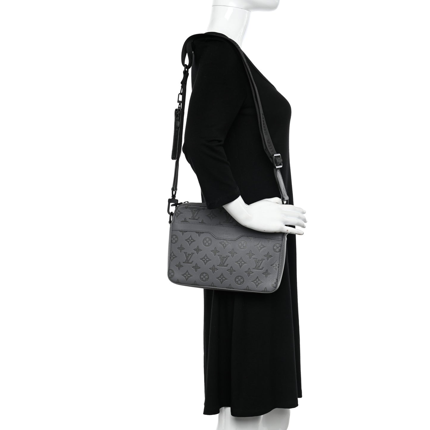 Calfskin Monogram Shadow Trio Messenger Anthracite Gray