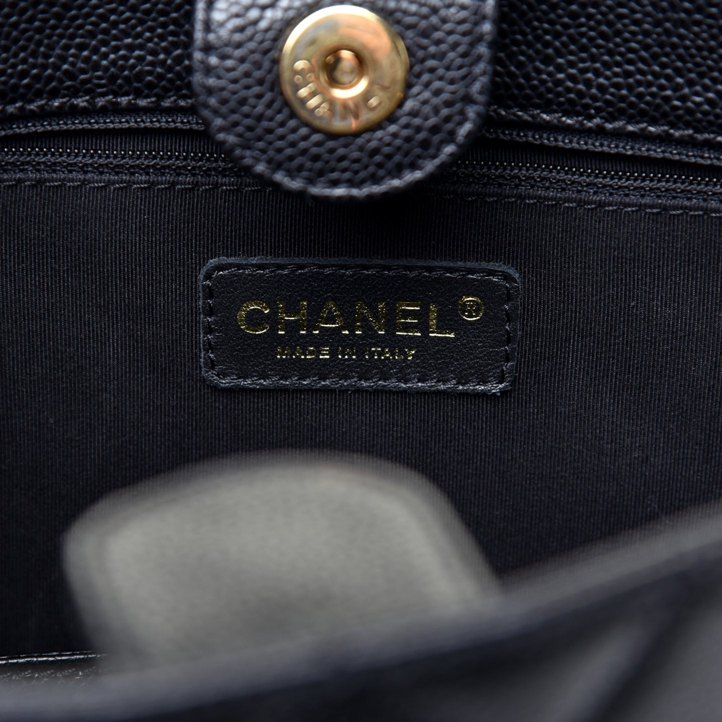 Caviar Quilted Petit Shopping Tote PST Black