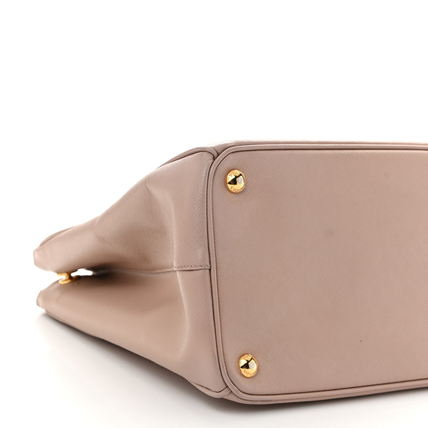Saffiano Medium Galleria Double Zip Tote Cammeo