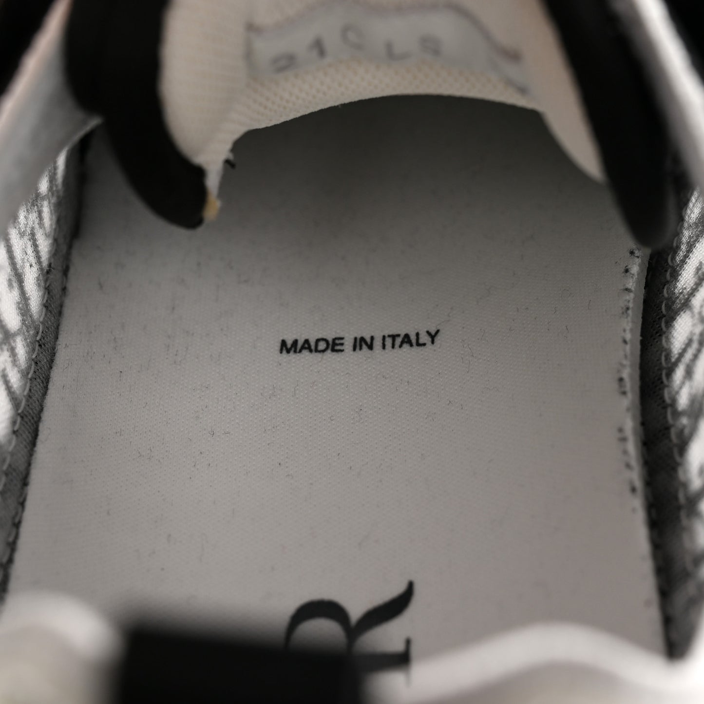 Smooth Calfskin Technical Mesh Oblique Womens B25 Runner Sneakers 39 Black Grey