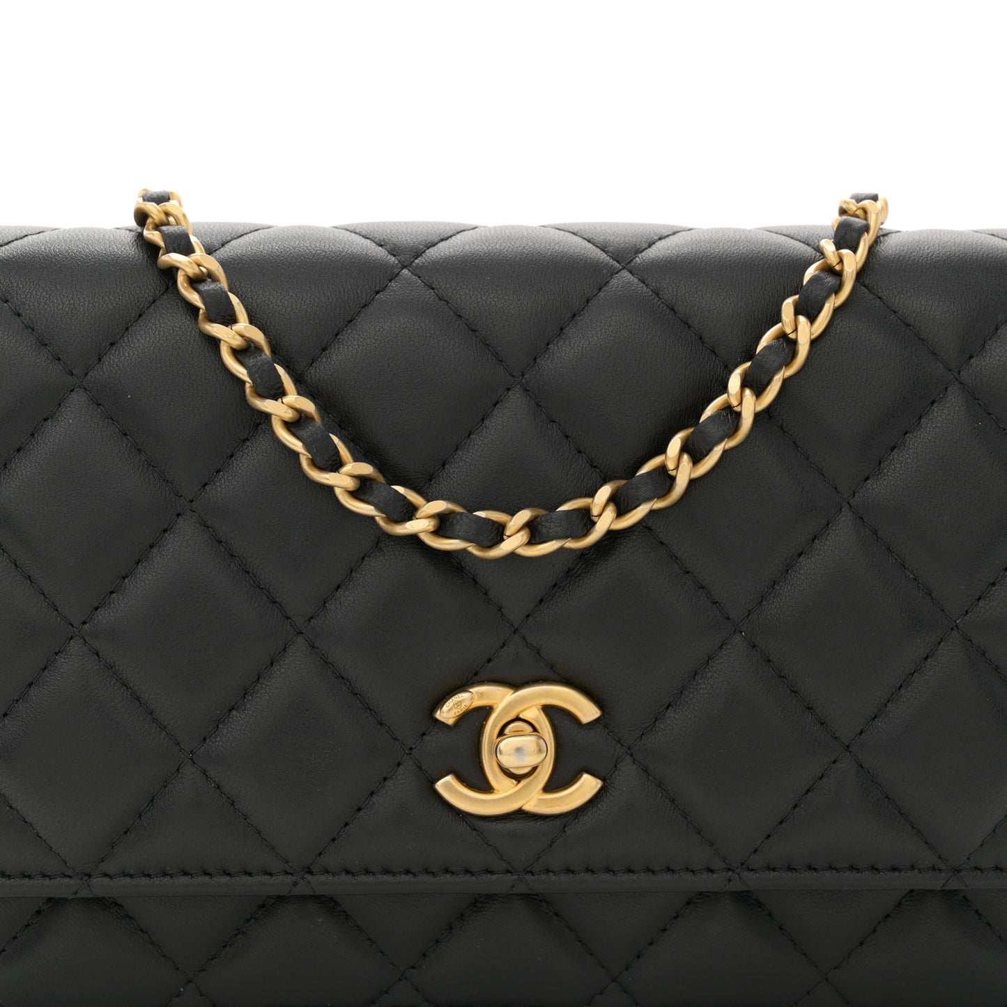 Lambskin Quilted CC Pearl Crush Wallet on Chain WOC Black