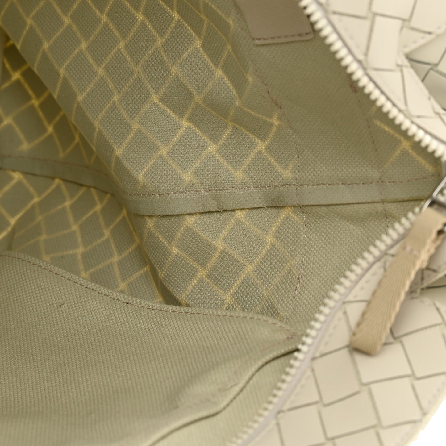 Intreccio Rubber East West Tote White