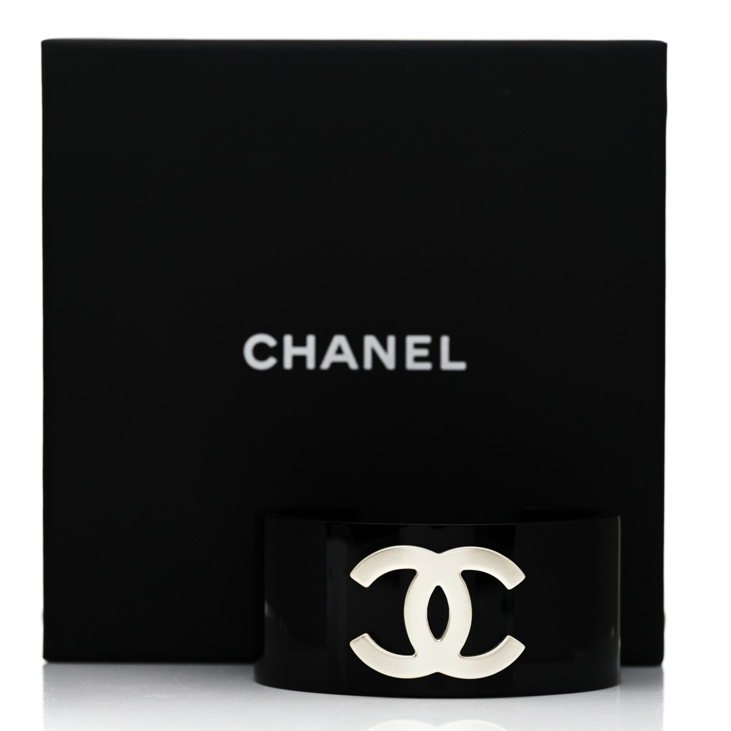 Resin CC Cuff Bracelet Pearly White Black