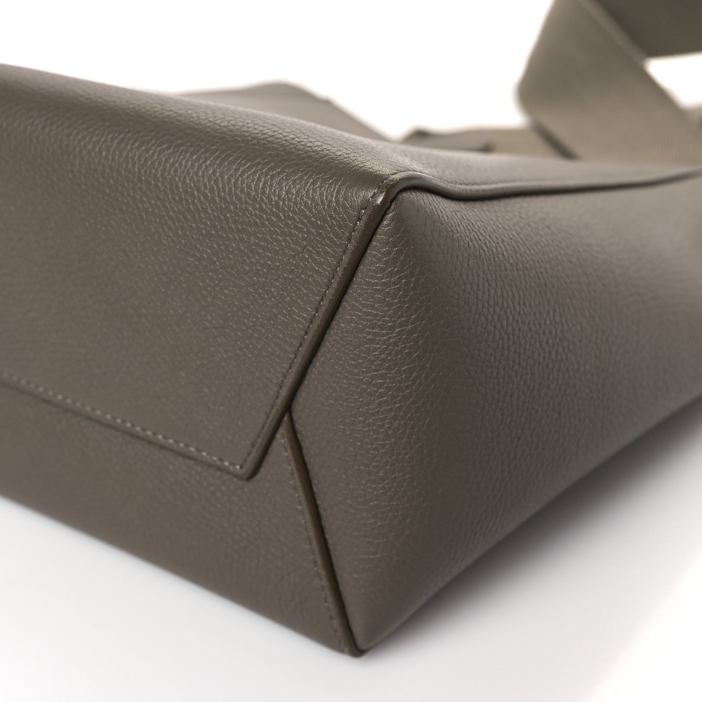 Soft Grained Calfskin Small Sangle Bucket Bag Taupe