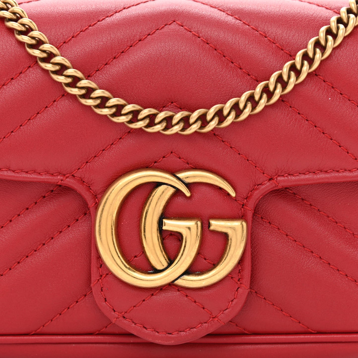 Calfskin Matelasse Super Mini GG Marmont Shoulder Bag Hibiscus Red