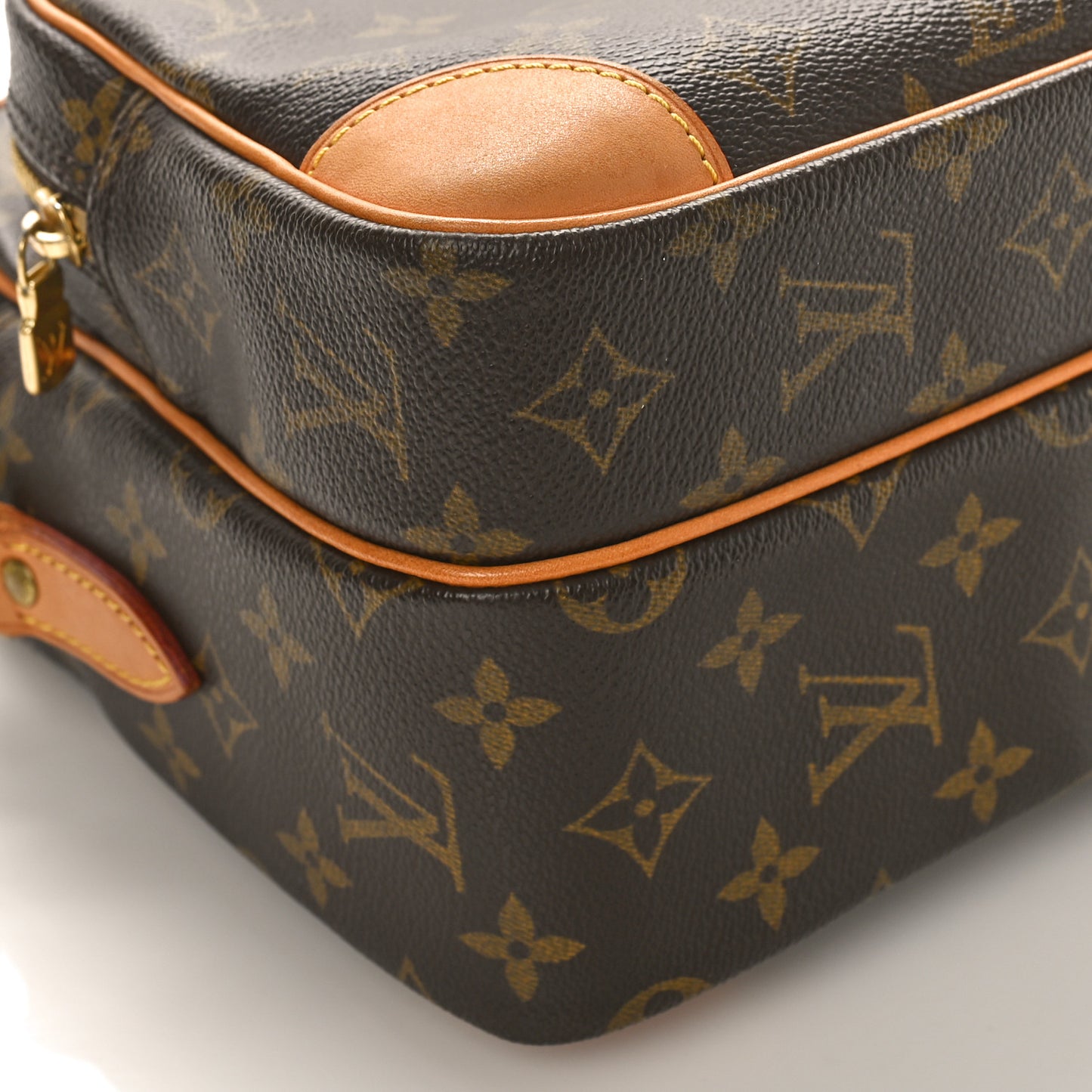 Monogram Nil 28