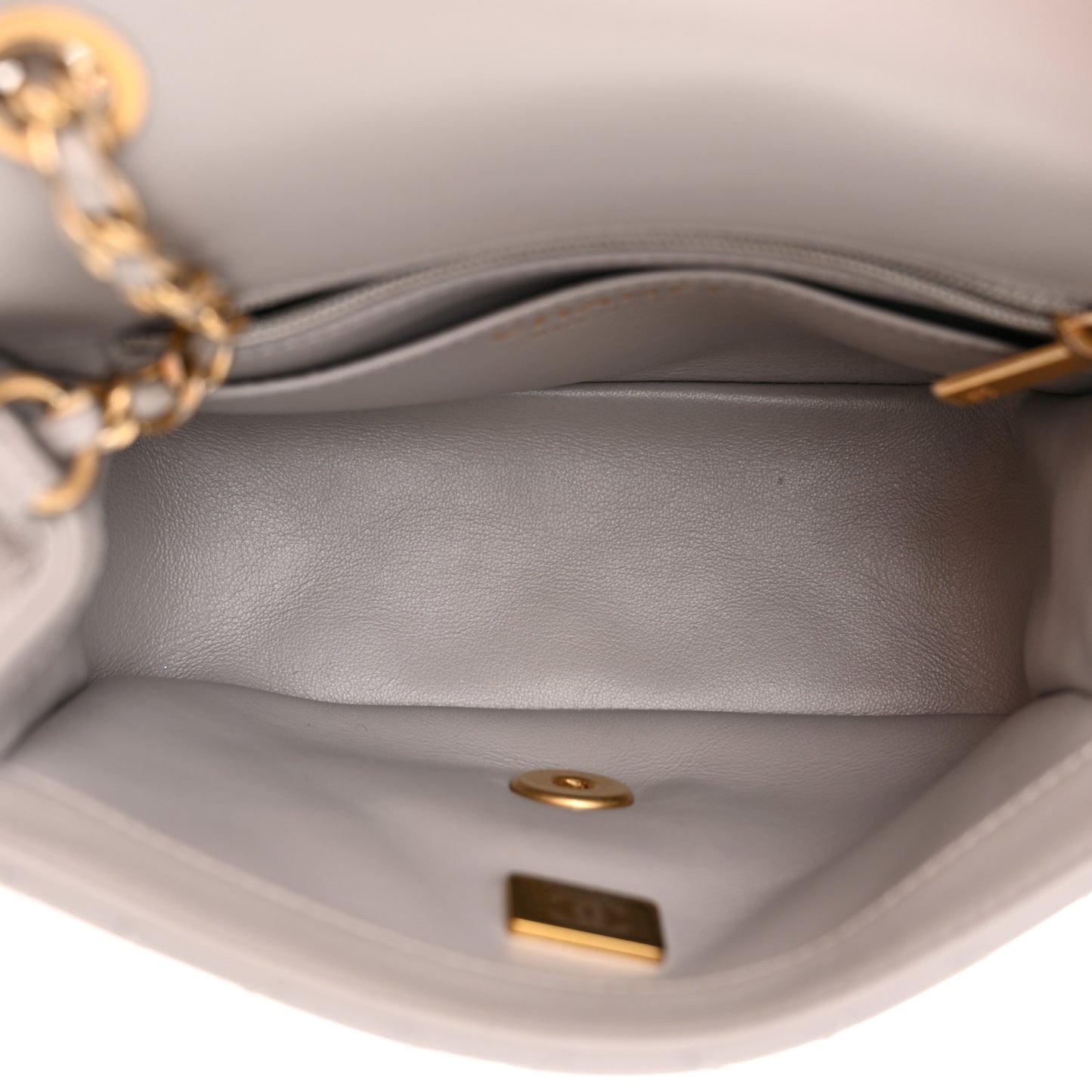 Lambskin Quilted Mini Pearl Crush Flap Light Grey