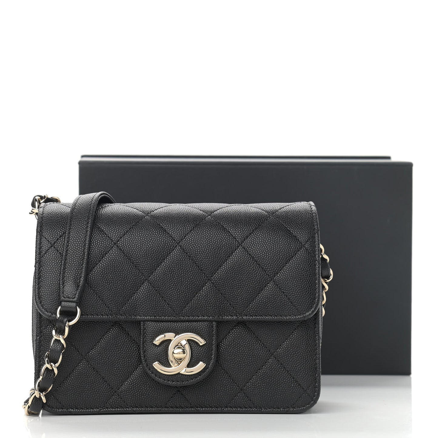 Caviar Quilted Like A Wallet Flap Black