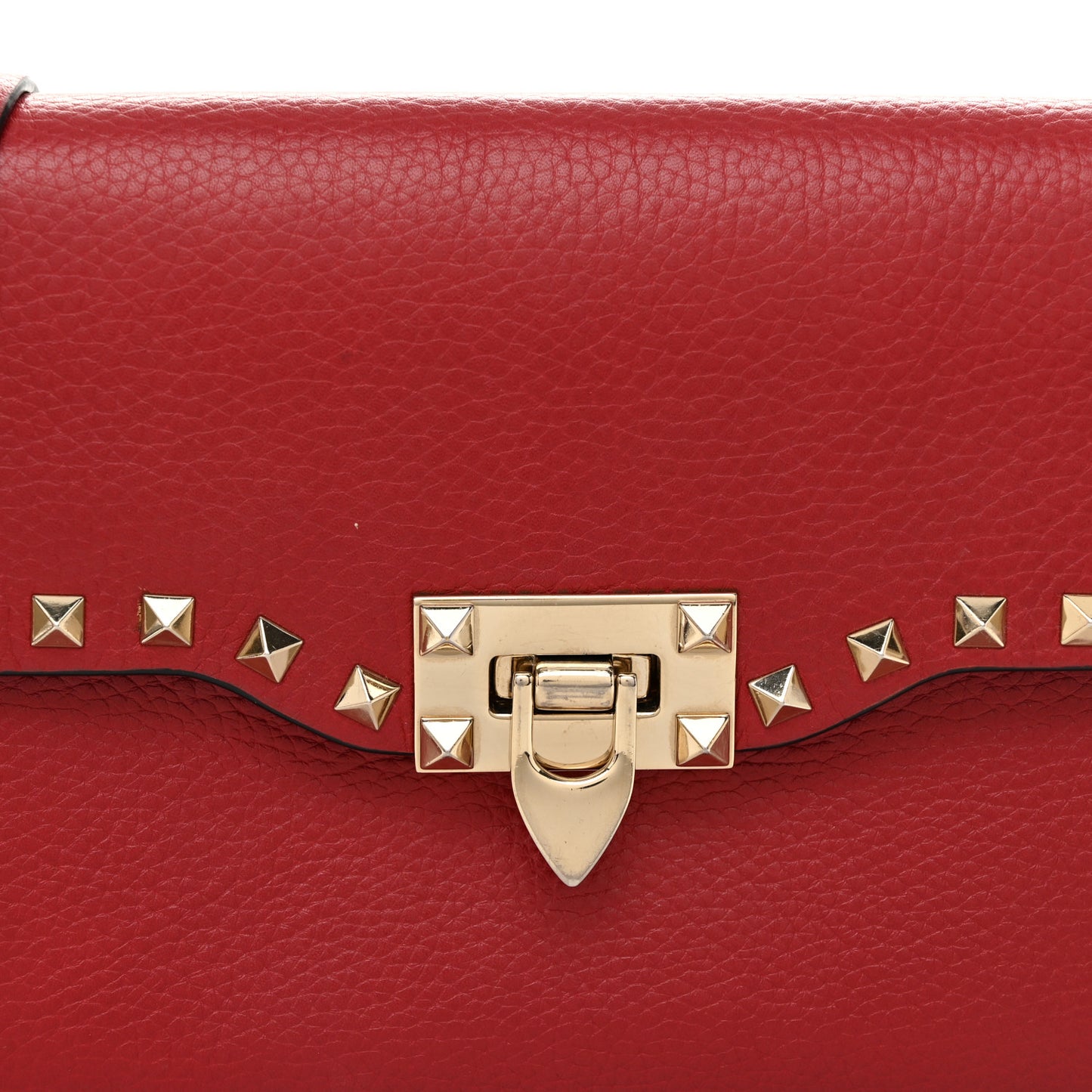 Pebbled Calfskin Medium Rockstud Flip Lock Crossbody Bag Rouge Pur