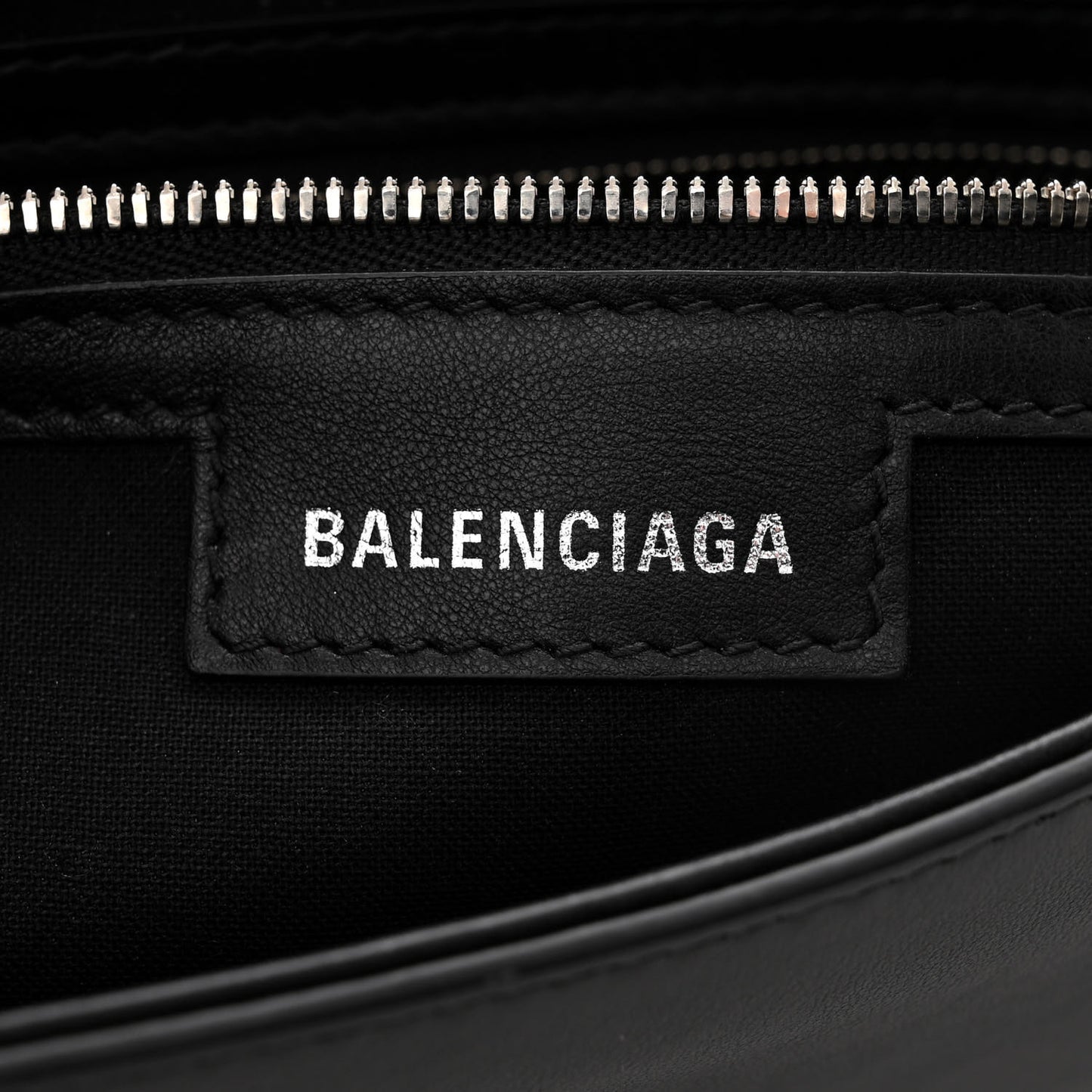Smooth Calfskin Medium Lindsay Shoulder Bag Black