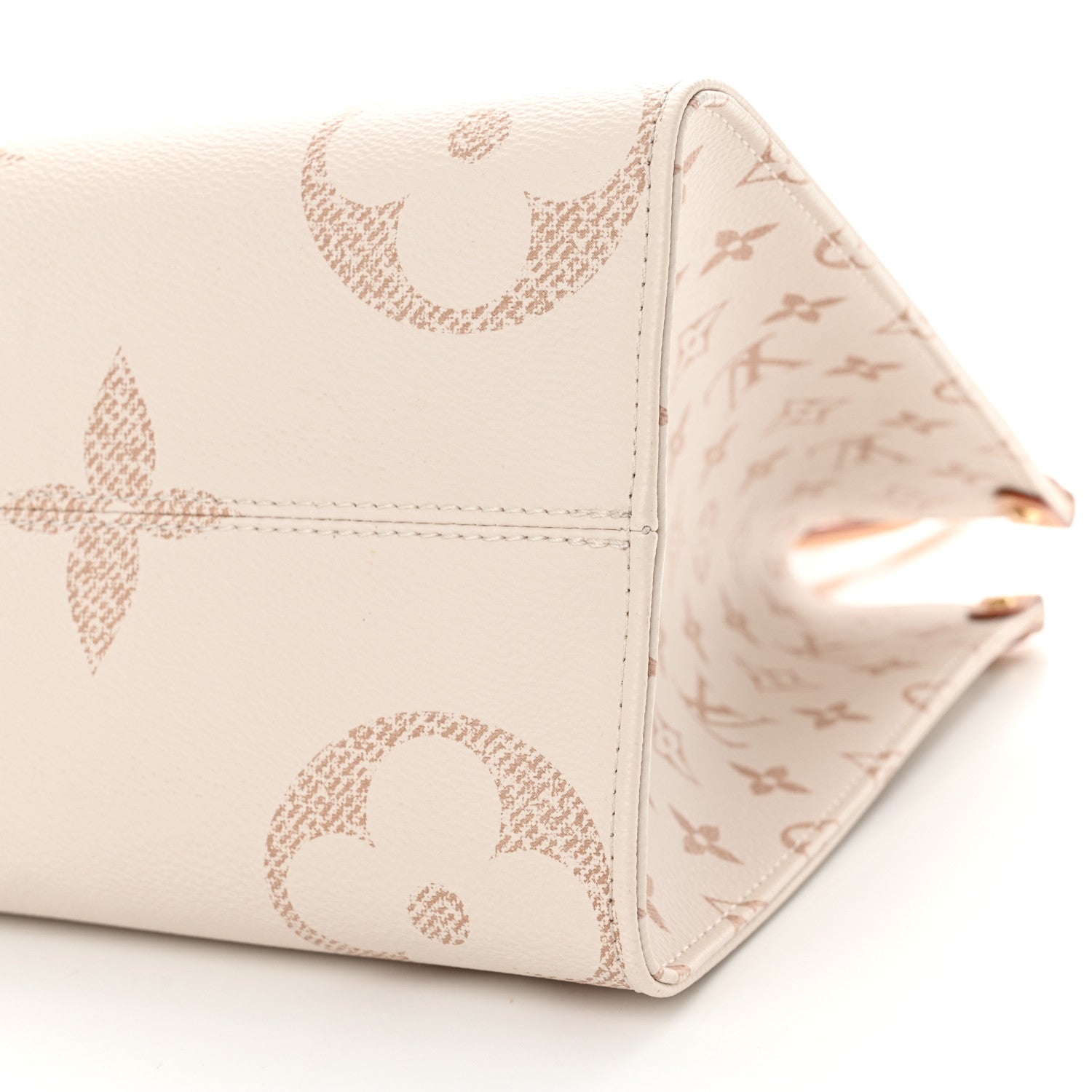 Louis Vuitton Monogram Dune Giant Onthego MM 9 of 11