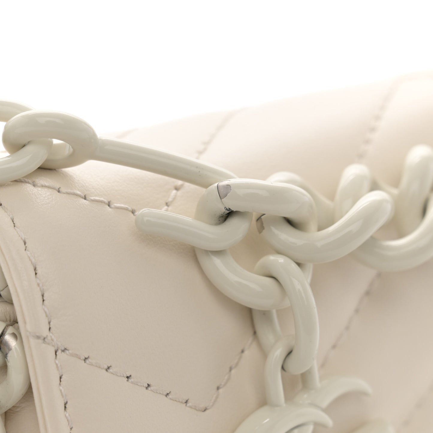 Calfskin Matelasse Monochrome GG Marmont Chain Belt Bag Mystic White