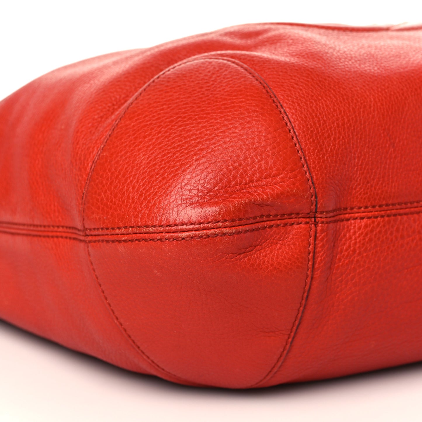 Pebbled Calfskin Medium Soho Chain Hobo Red