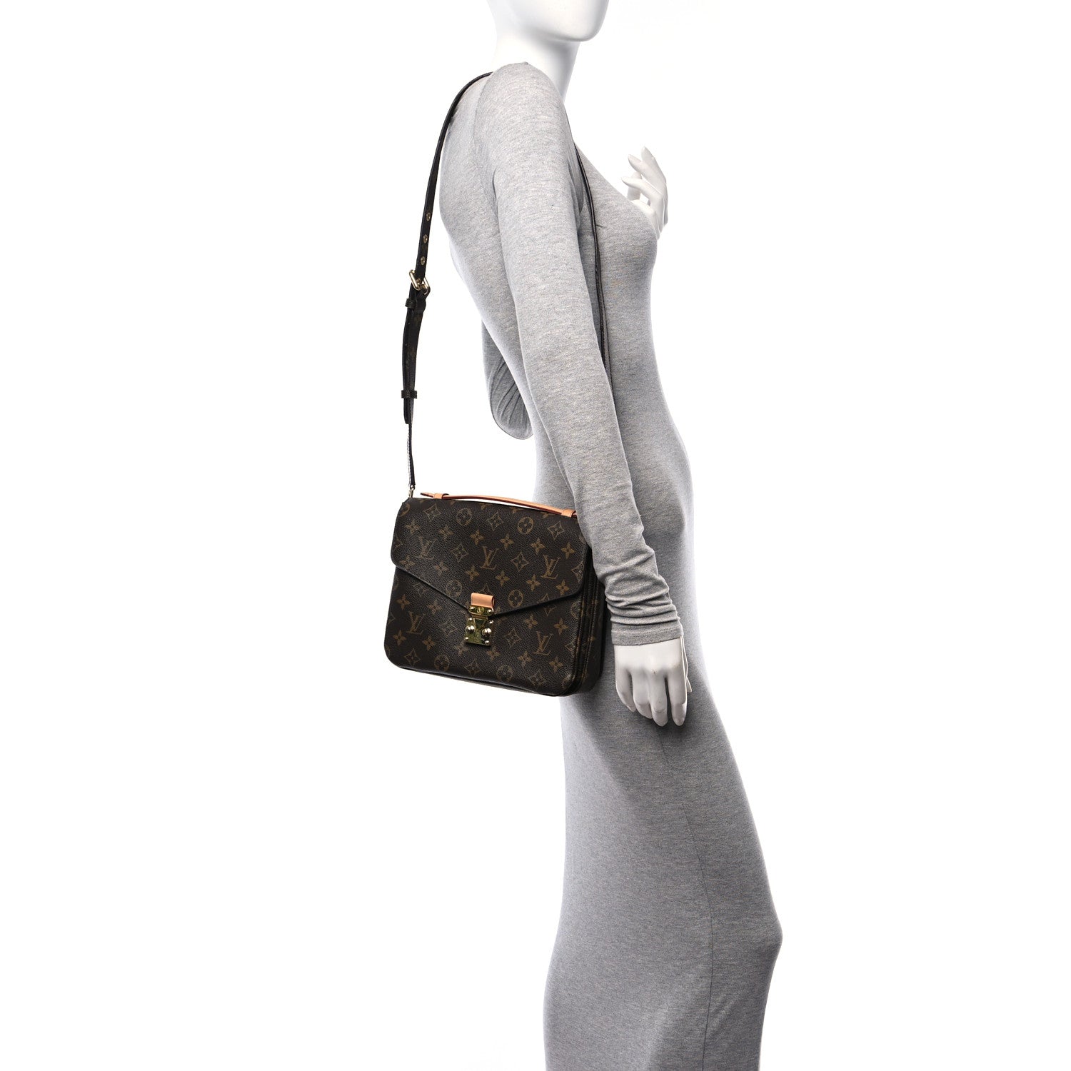 Louis Vuitton Monogram Pochette Metis 2 of 9