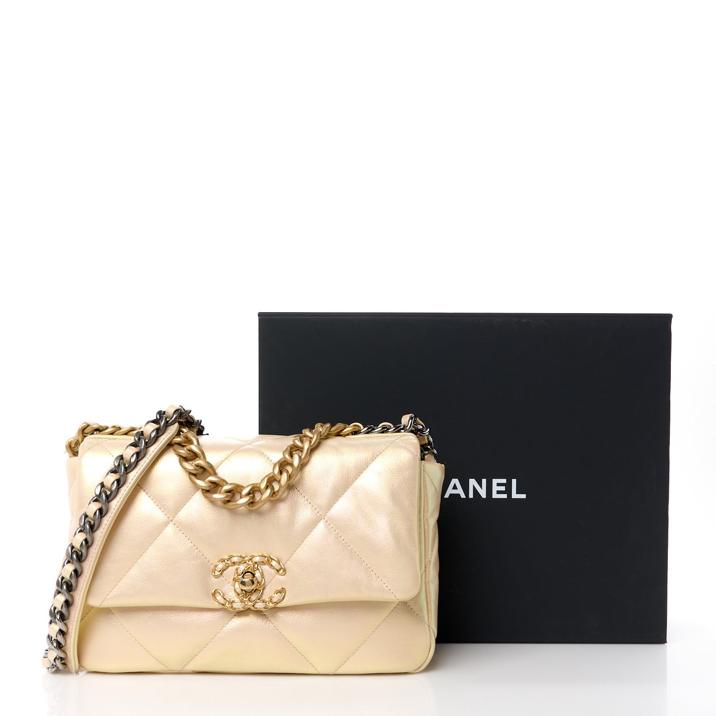 Iridescent Lambskin Quilted Medium Chanel 19 Flap Pink