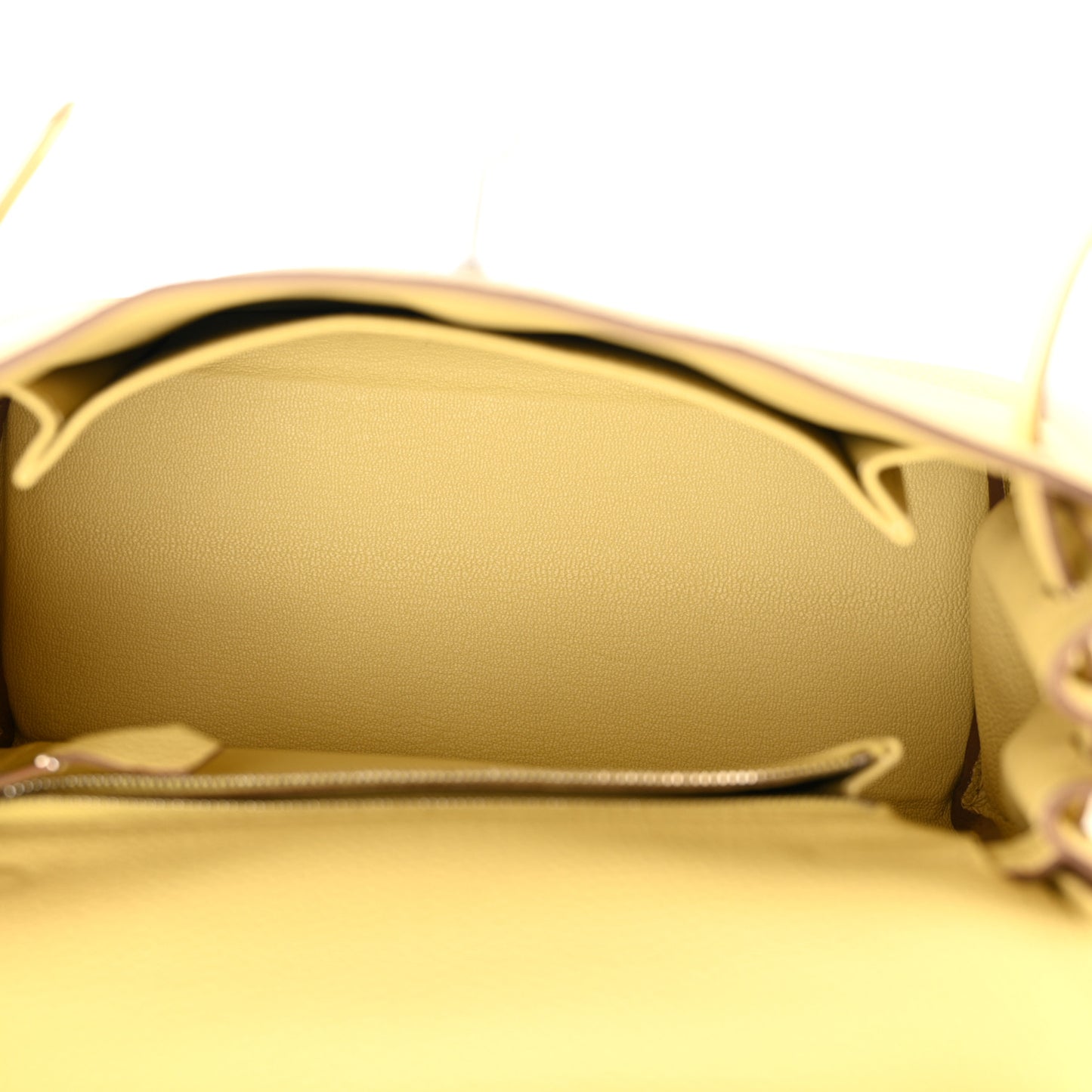 Togo Kelly Retourne 25 Jaune Poussin