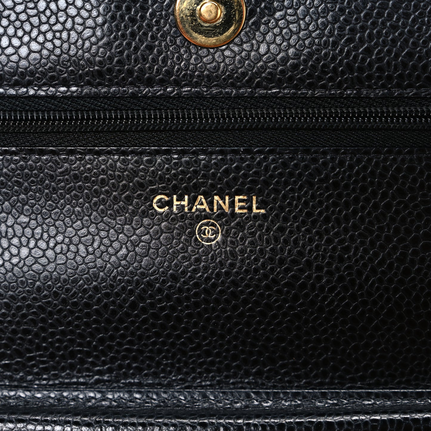 Caviar Quilted Wallet on Chain WOC Black