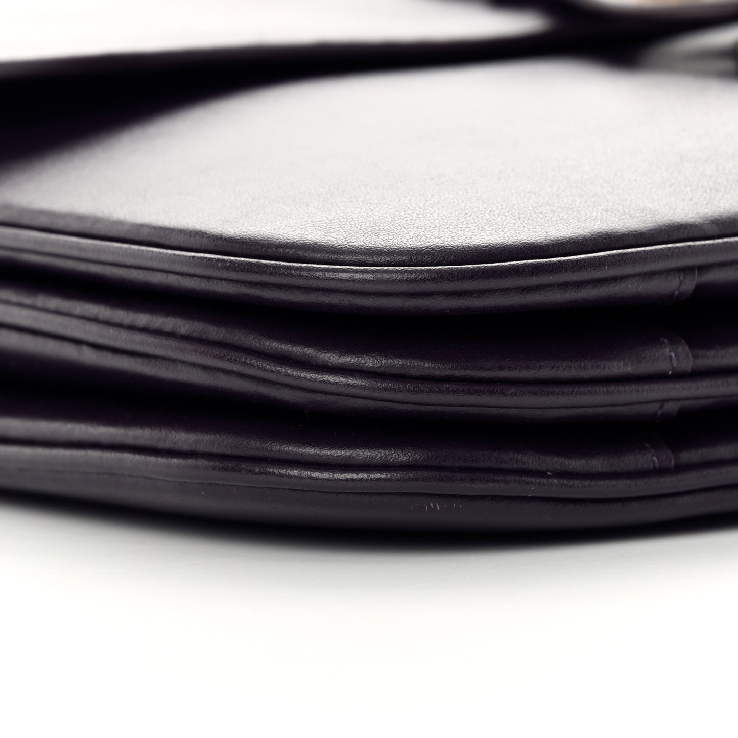 Smooth Calfskin Medium Tabou Aubergine