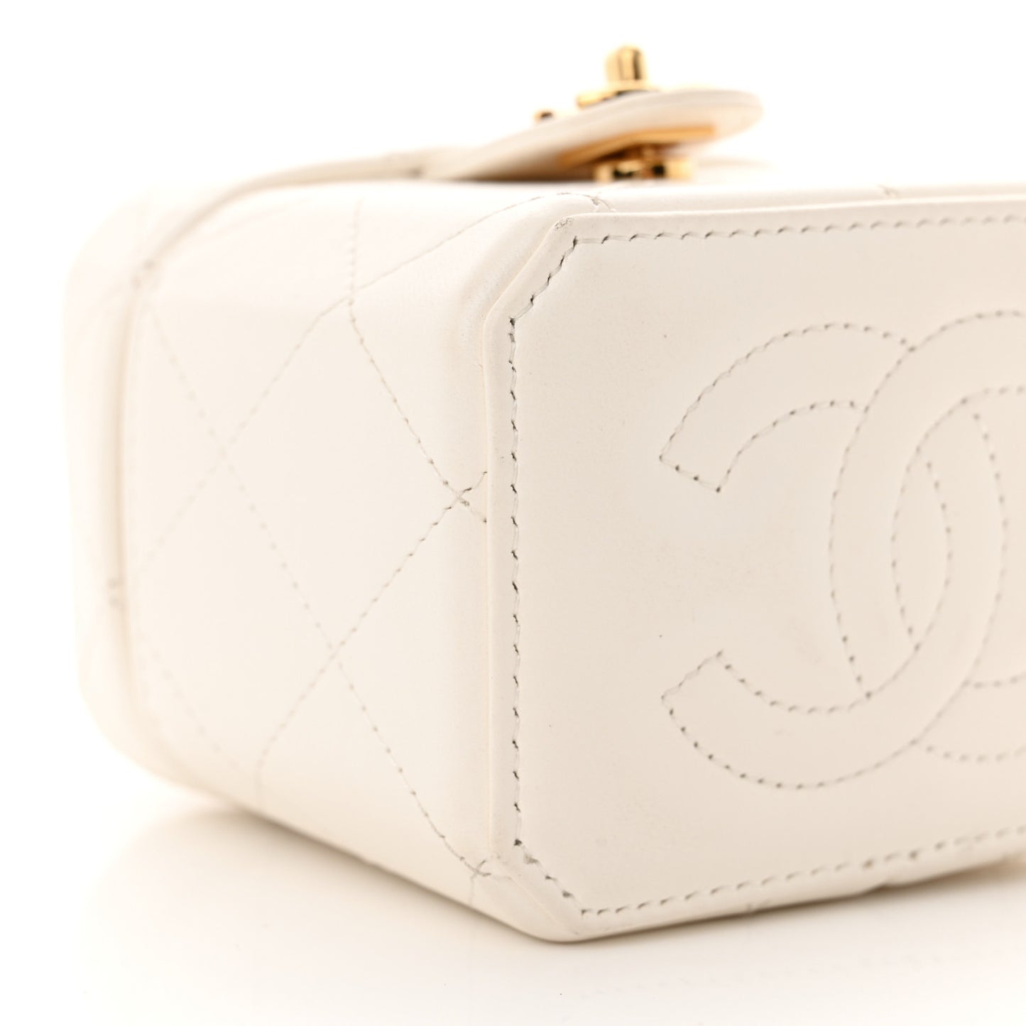 Lambskin Quilted Vanity Clutch With Chain White