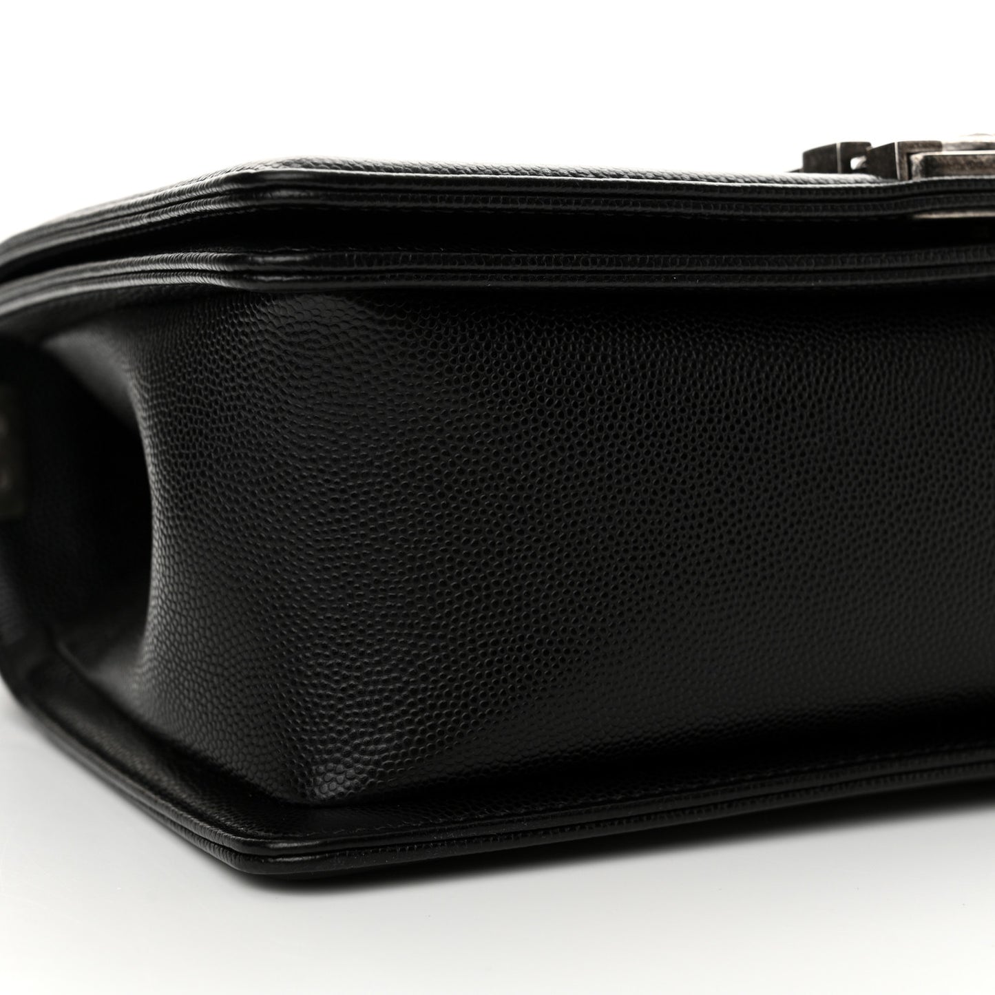 Caviar Quilted Medium Boy Flap Black