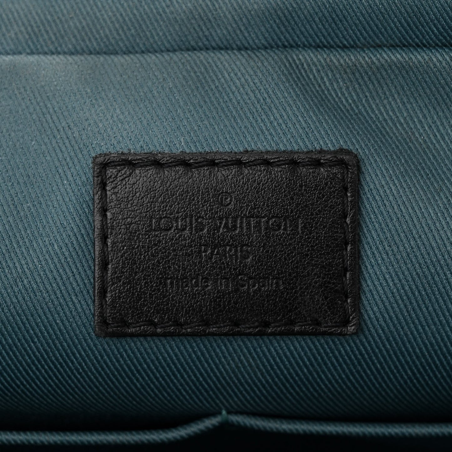 Damier Graphite Alpha Messenger Bag