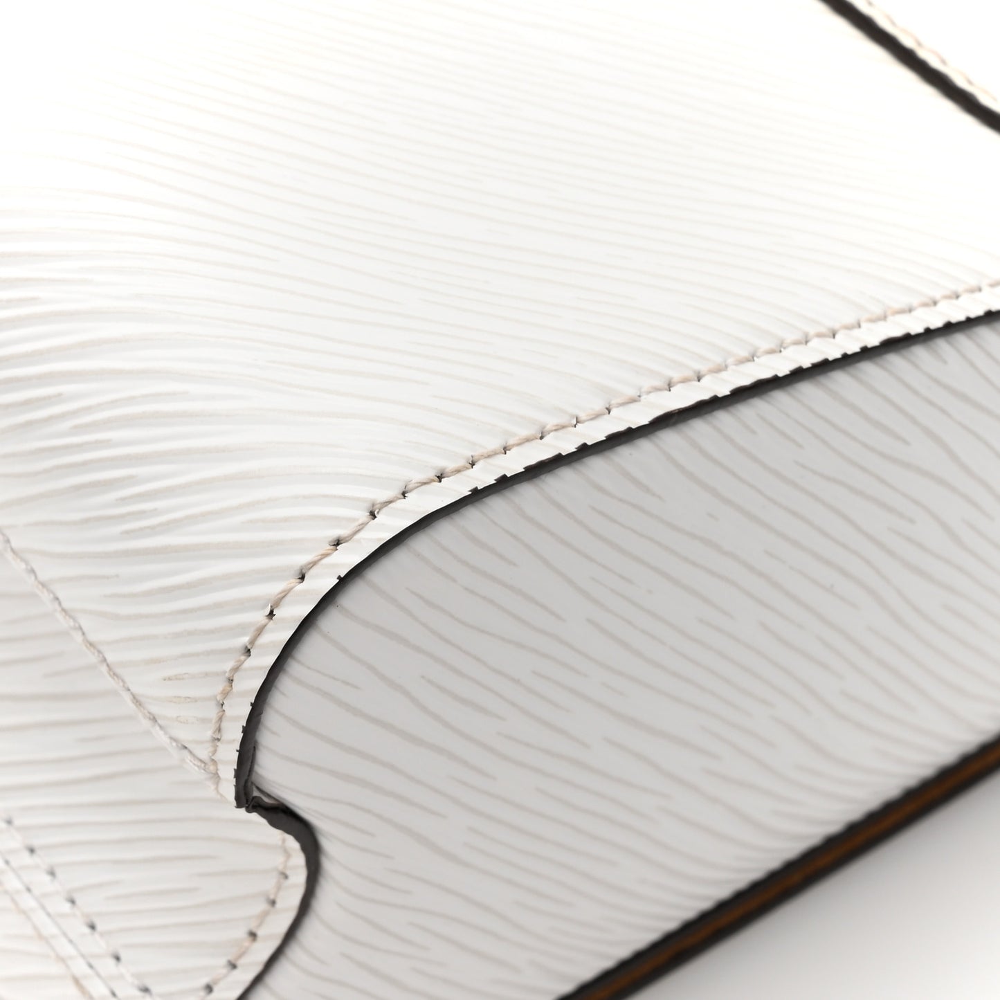 Epi Twist Shoulder Bag MM White