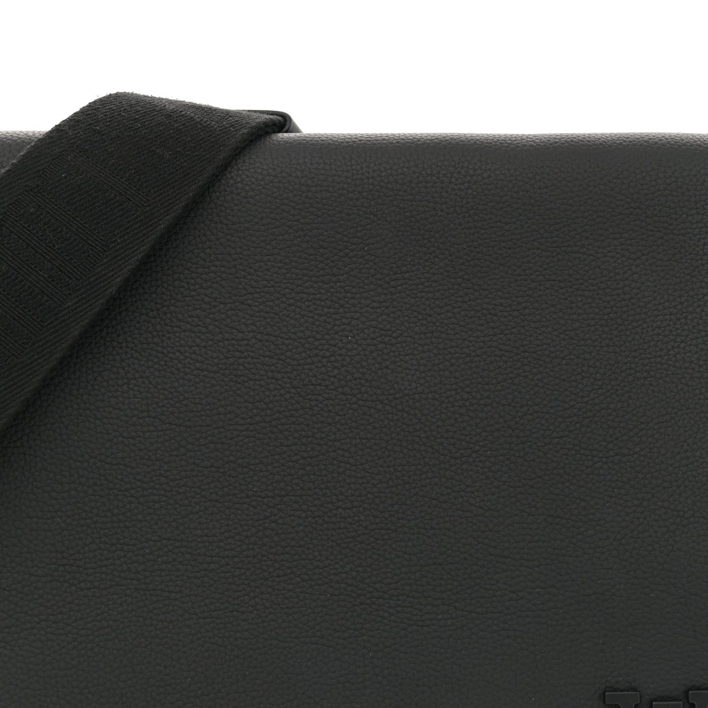 Calfskin Aerogram Takeoff Messenger Black